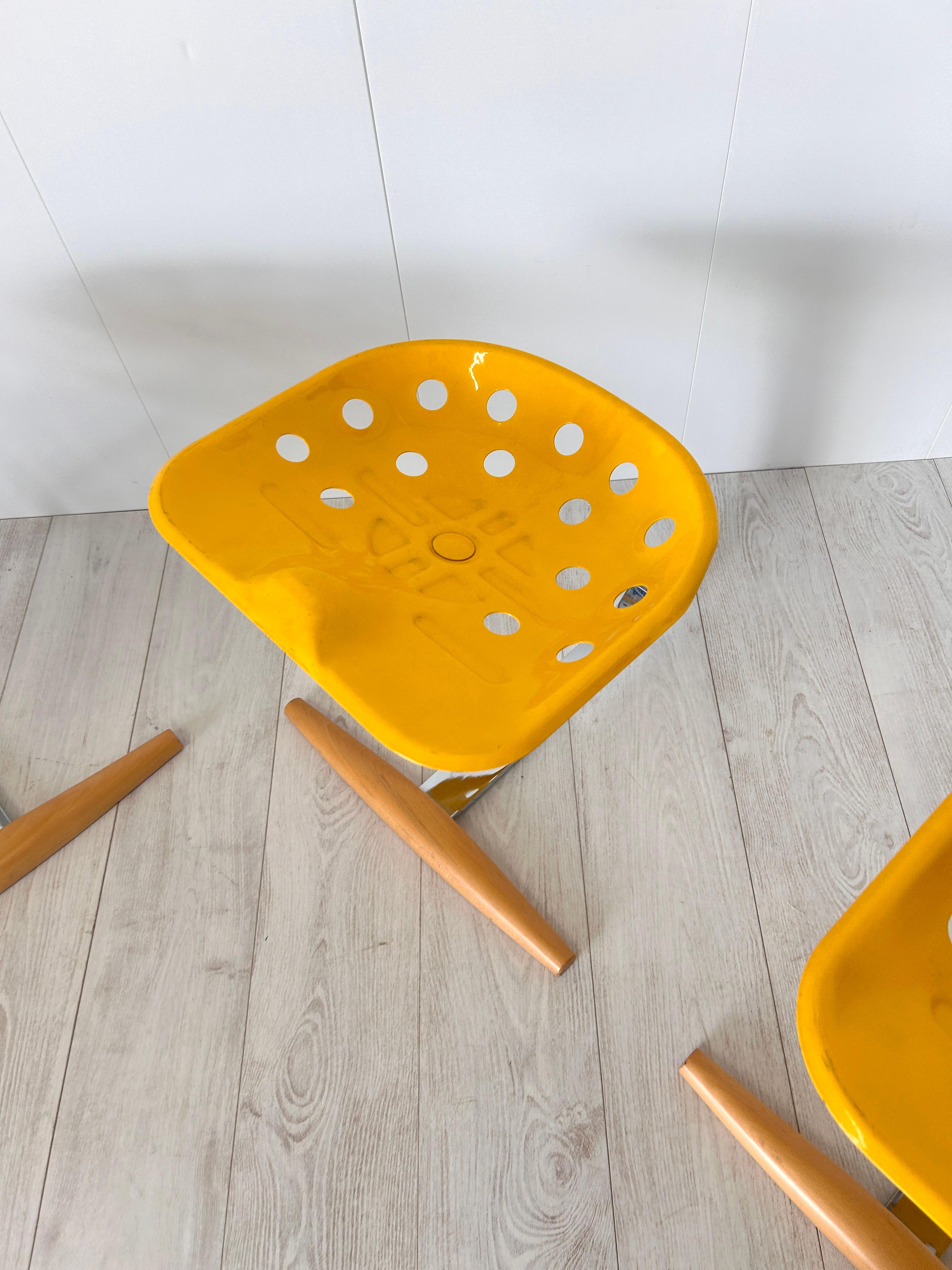 Quattro sgabelli mod. Mezzadro, Achille e Pier Giacomo Castiglioni, Zanotta, '70 11