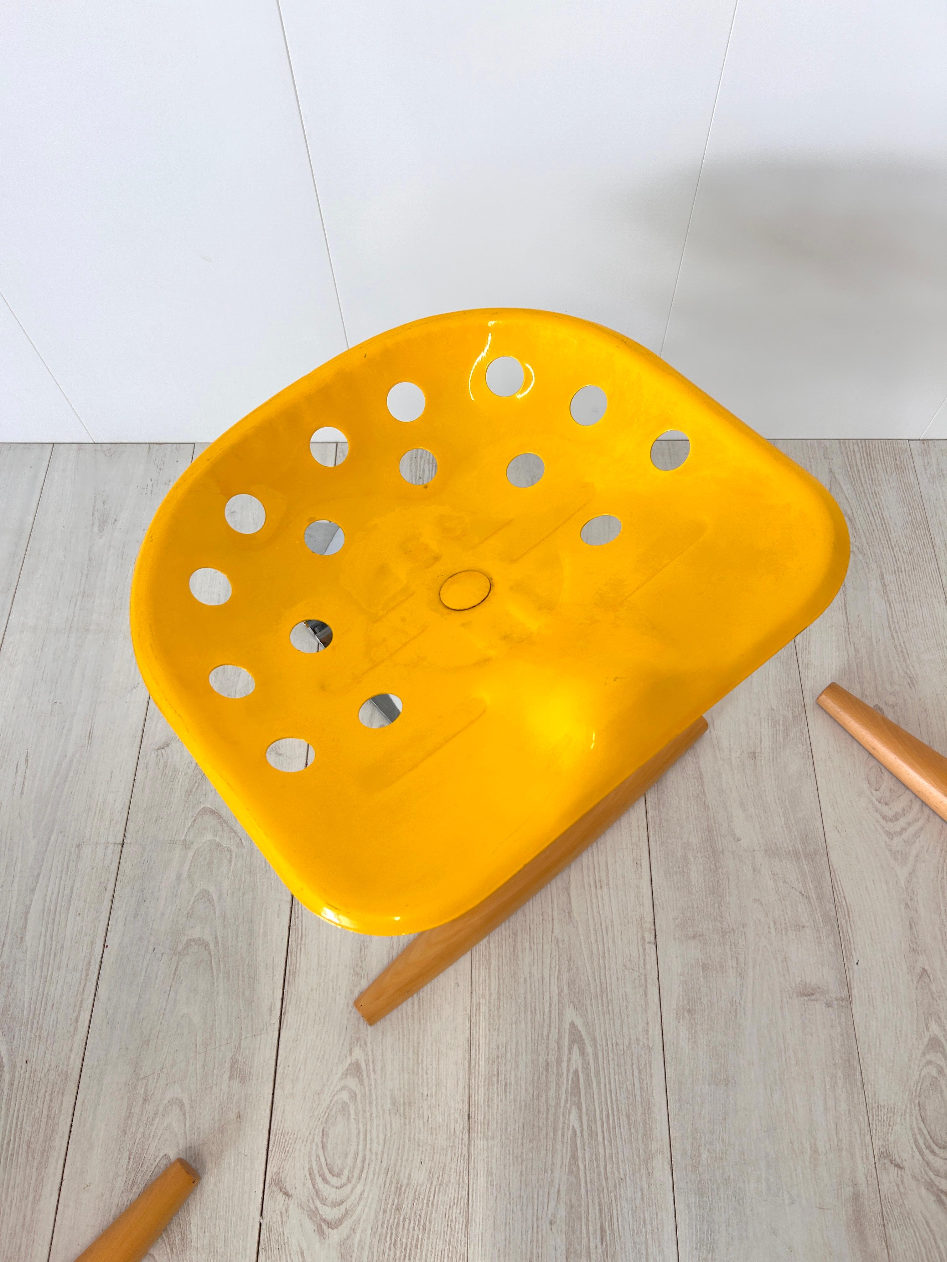 Quattro sgabelli mod. Mezzadro, Achille e Pier Giacomo Castiglioni, Zanotta, '70 12