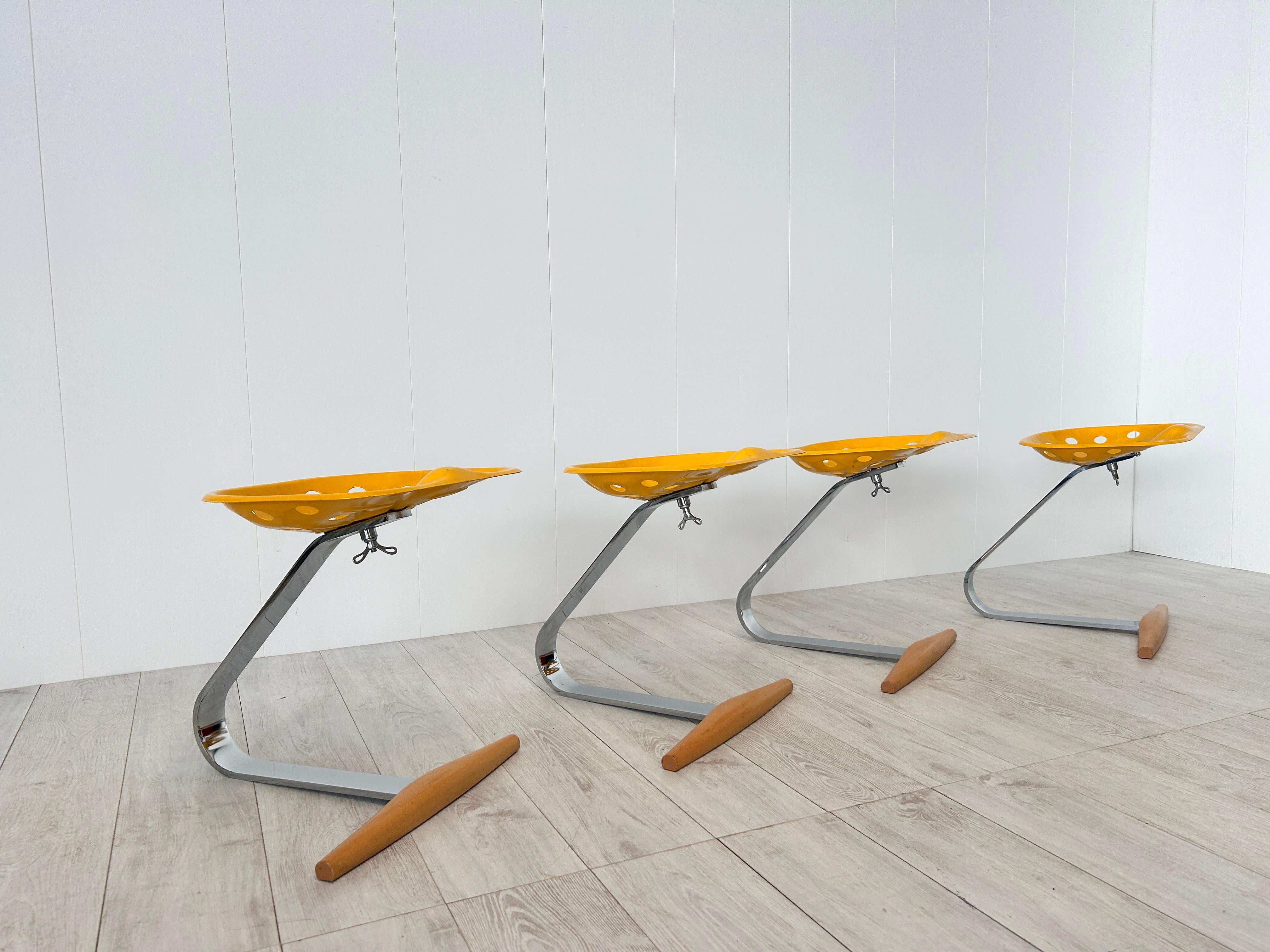 Steel Quattro sgabelli mod. Mezzadro, Achille e Pier Giacomo Castiglioni, Zanotta, '70