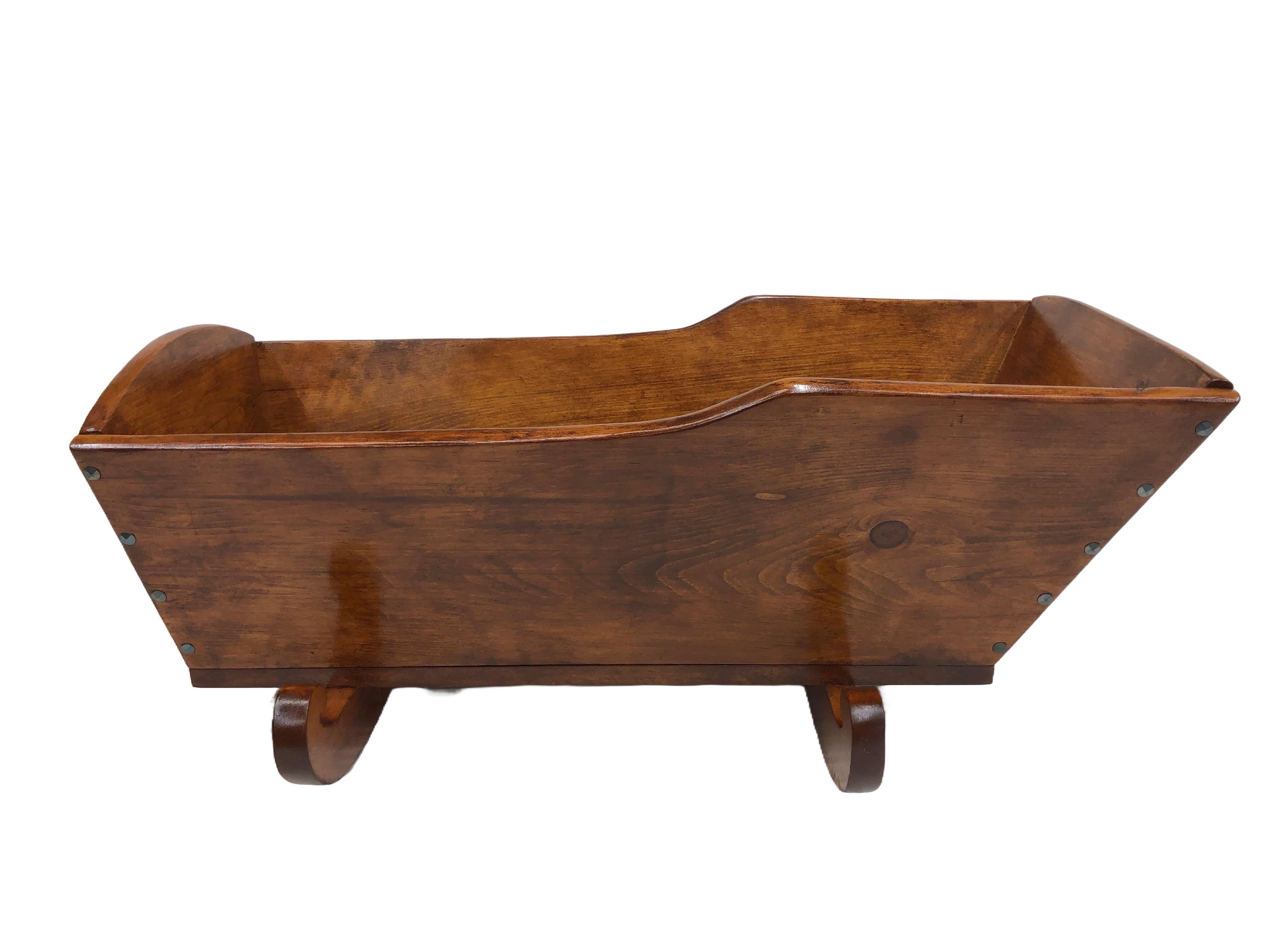 Late 19th Century Quebec Pine Cradle Bassinet 19th Century For Sale