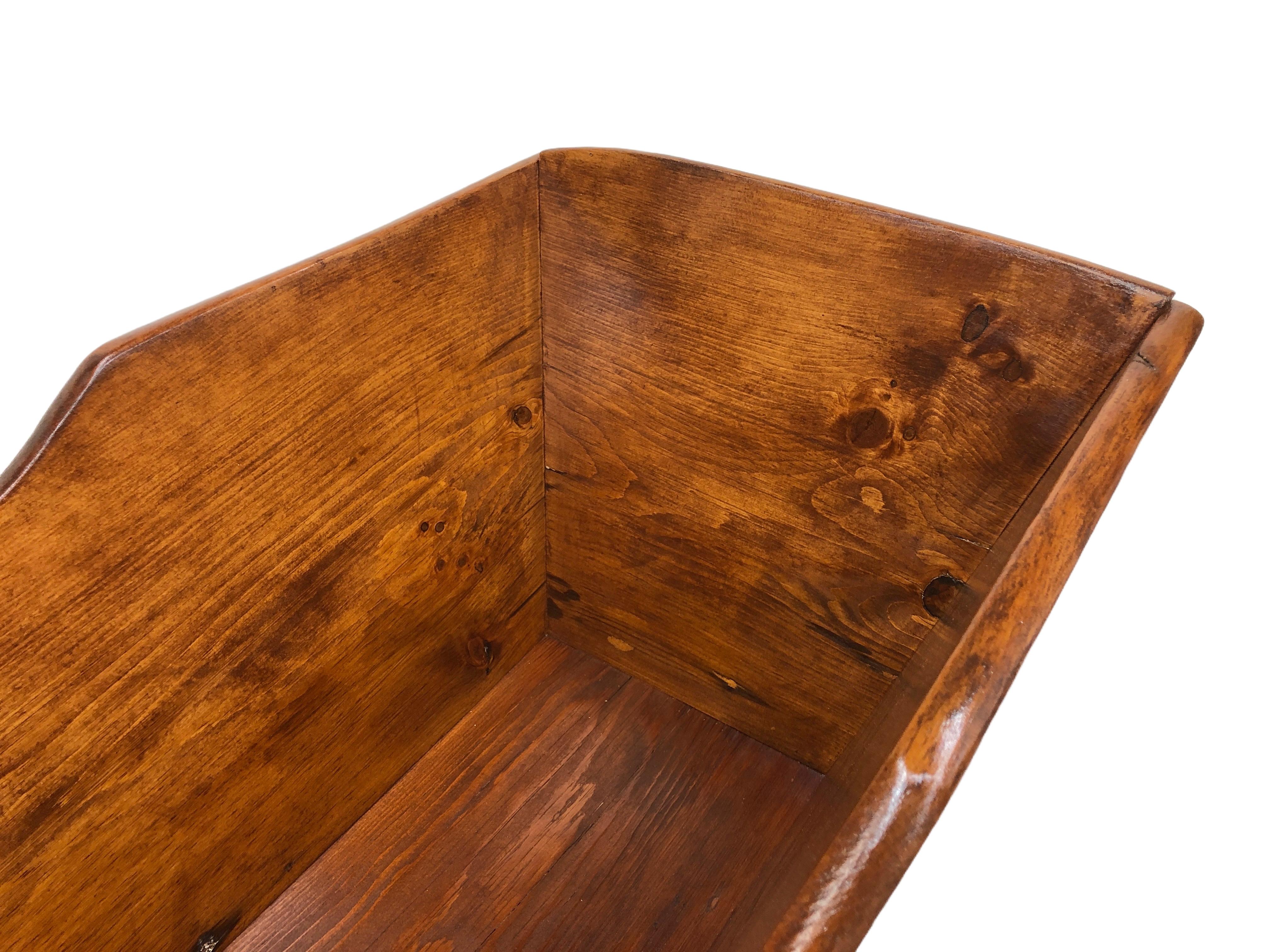 Quebec Pine Cradle Bassinet 19th Century For Sale 1
