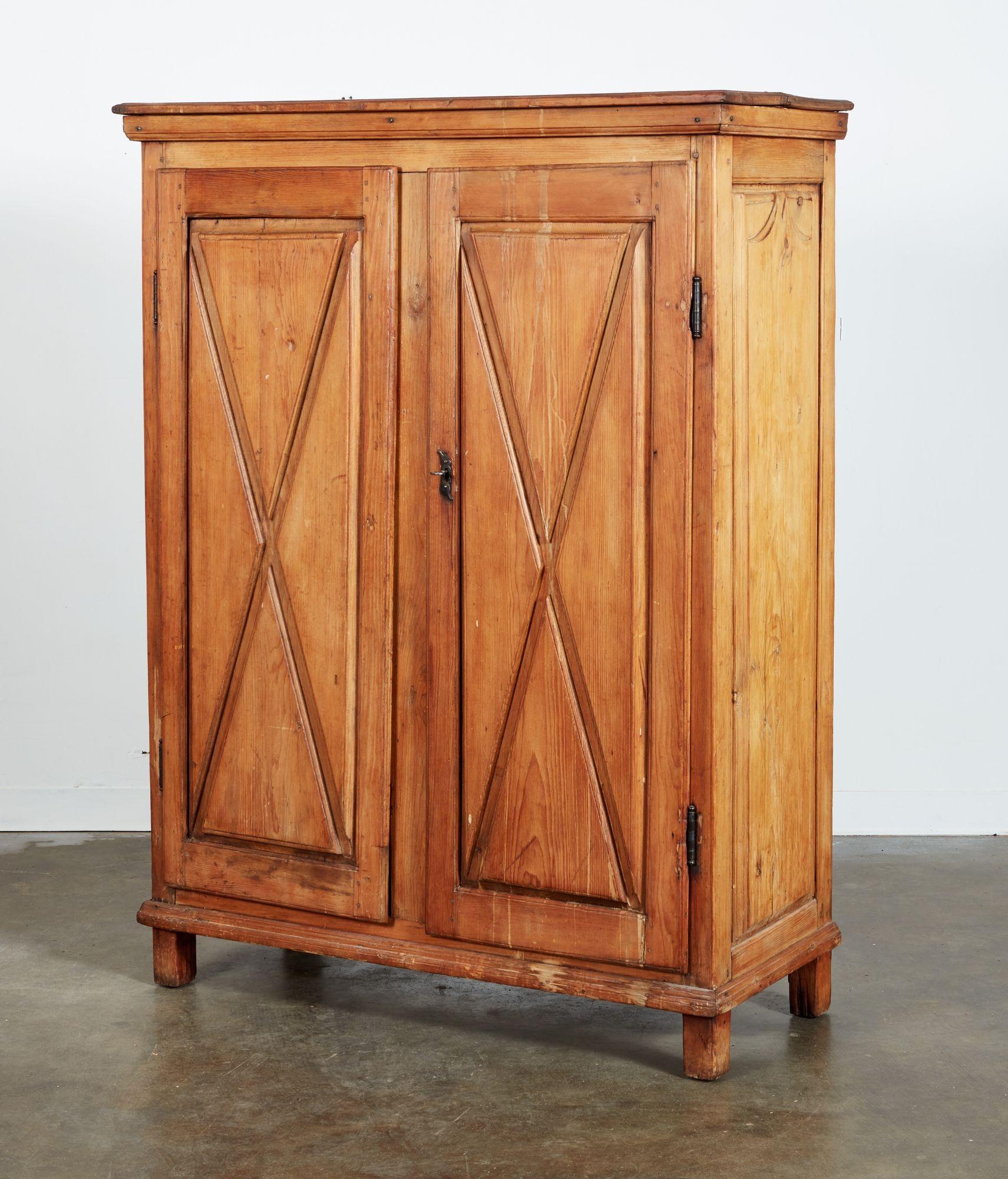 Canadien Armoire québécoise en vente