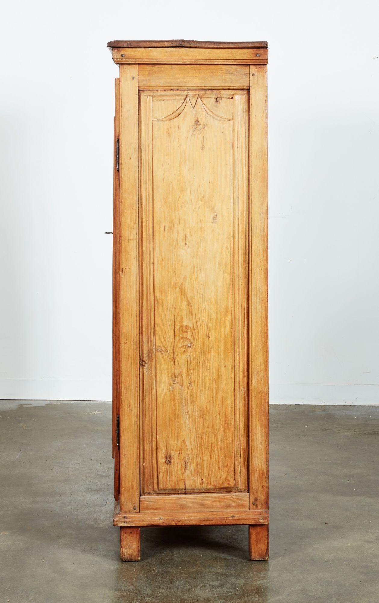 Armoire québécoise Bon état - En vente à Greenwich, CT