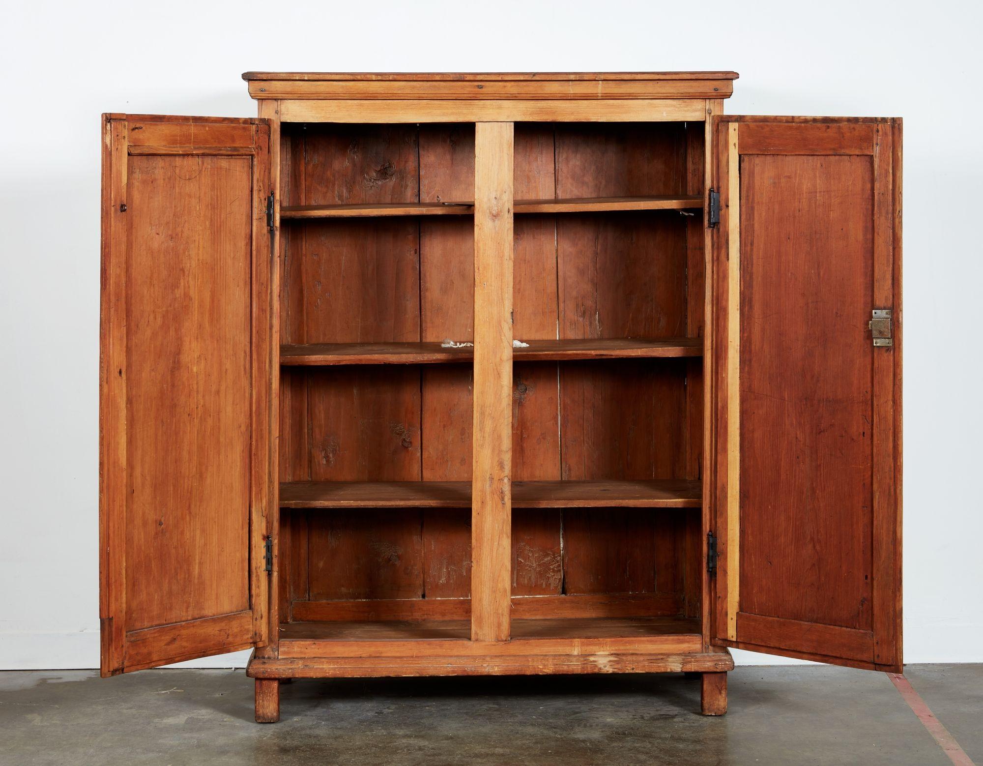 Pin Armoire québécoise en vente