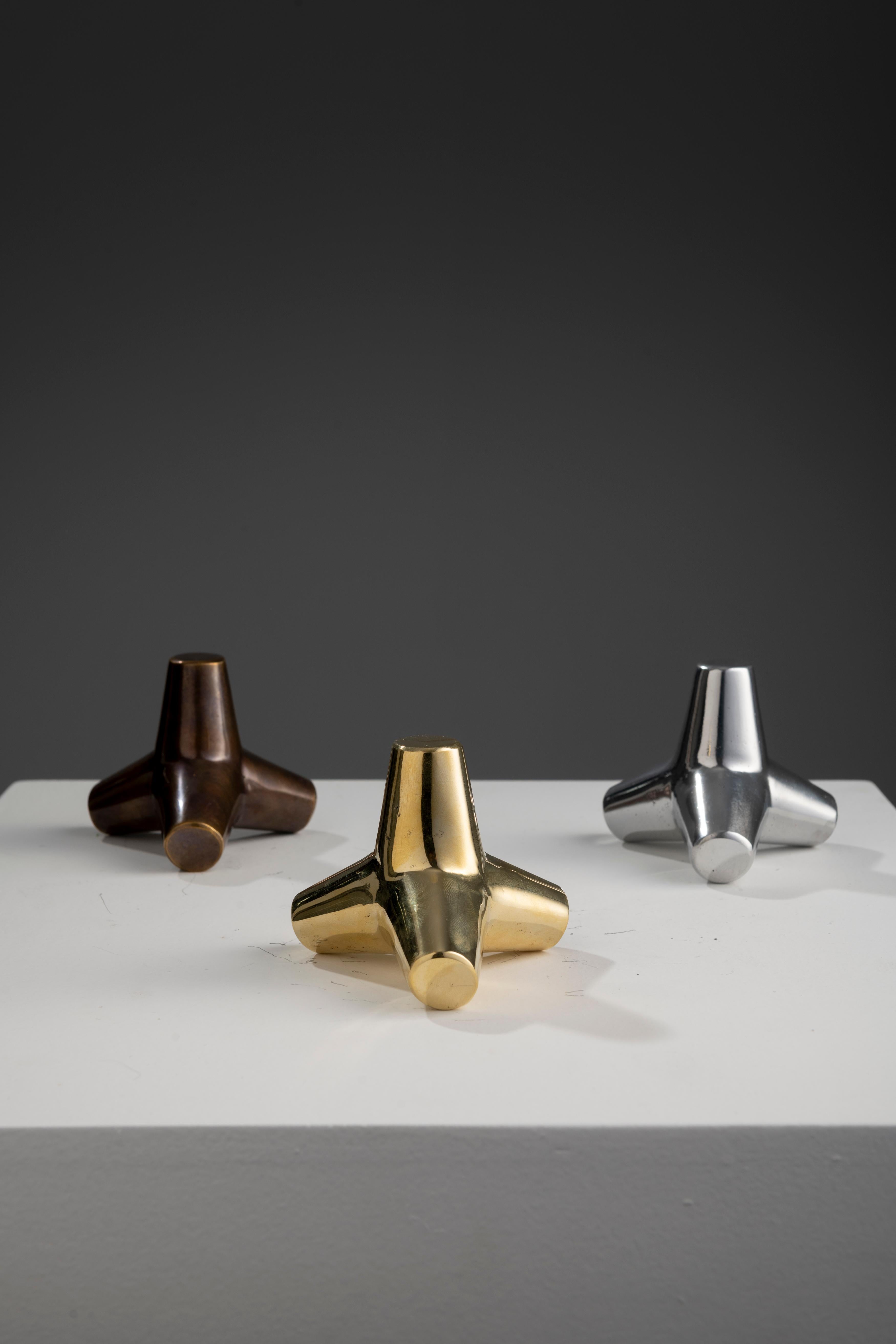 Aluminum Quebra-mar brass and aluminium candle holder For Sale