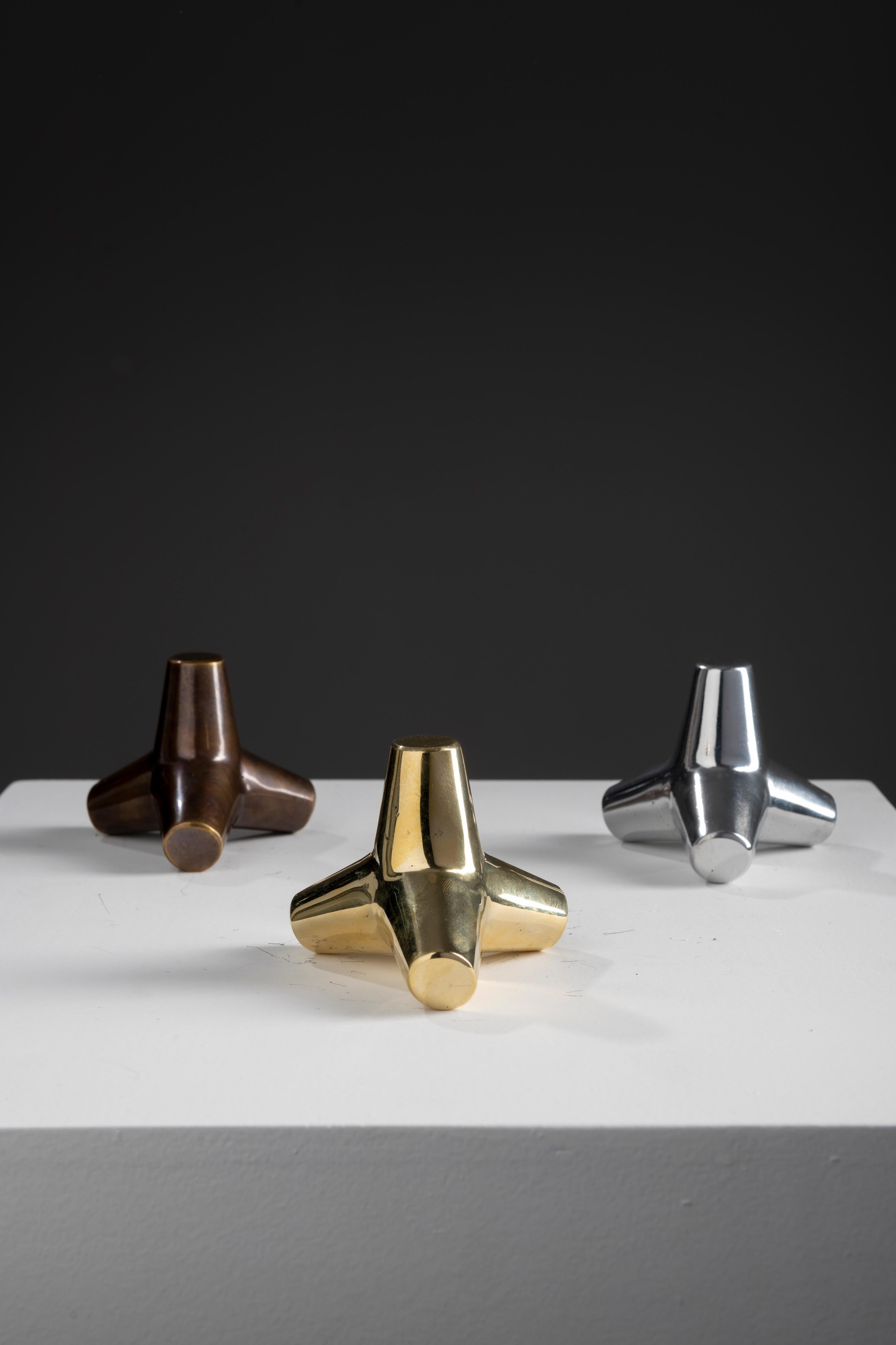 Quebra-mar brass and aluminium candle holder For Sale 1