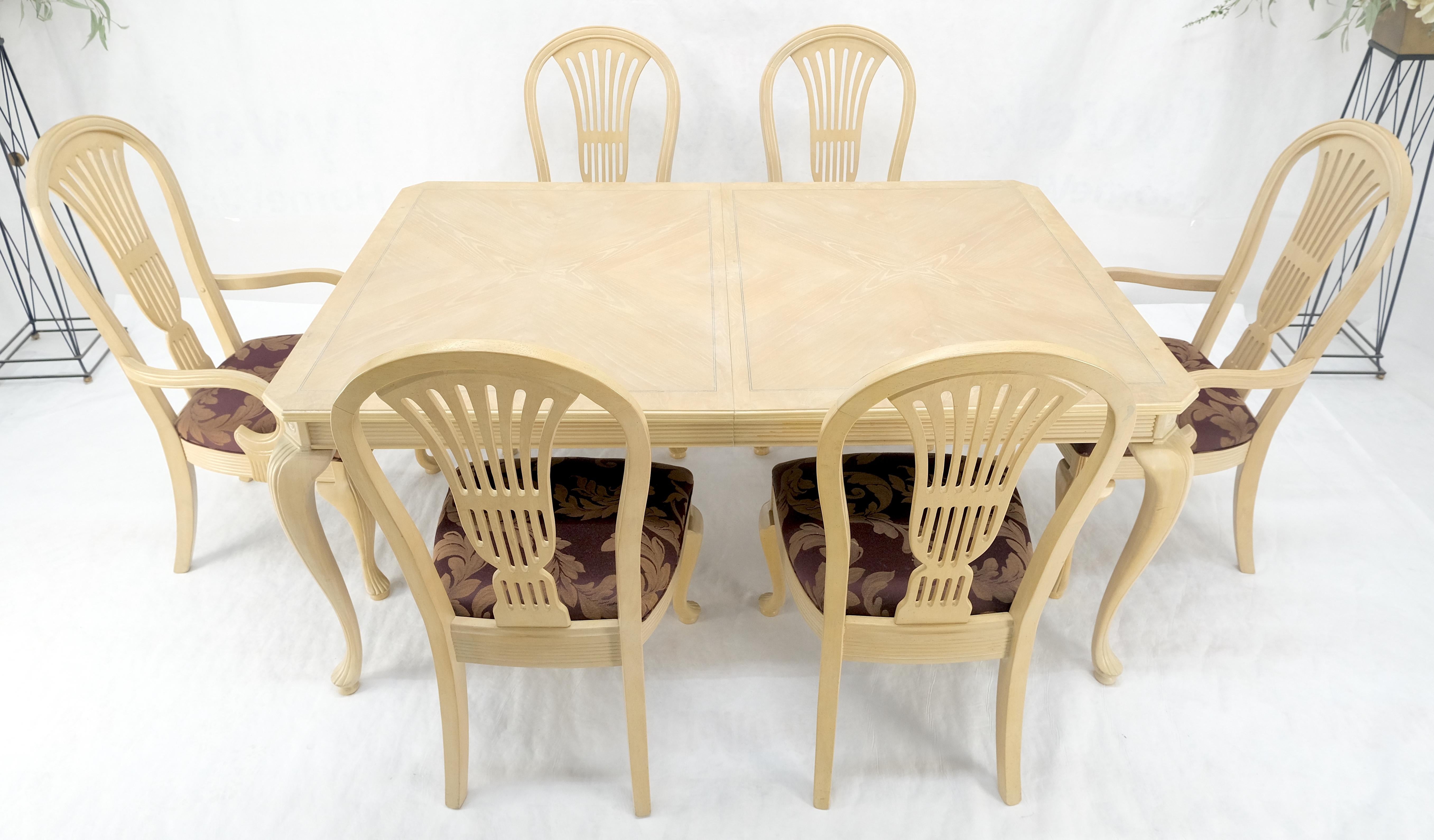 Queen An Style Weiß gewaschener Esstisch 6 Stühle Set von Century Furniture MINT (Moderne der Mitte des Jahrhunderts) im Angebot