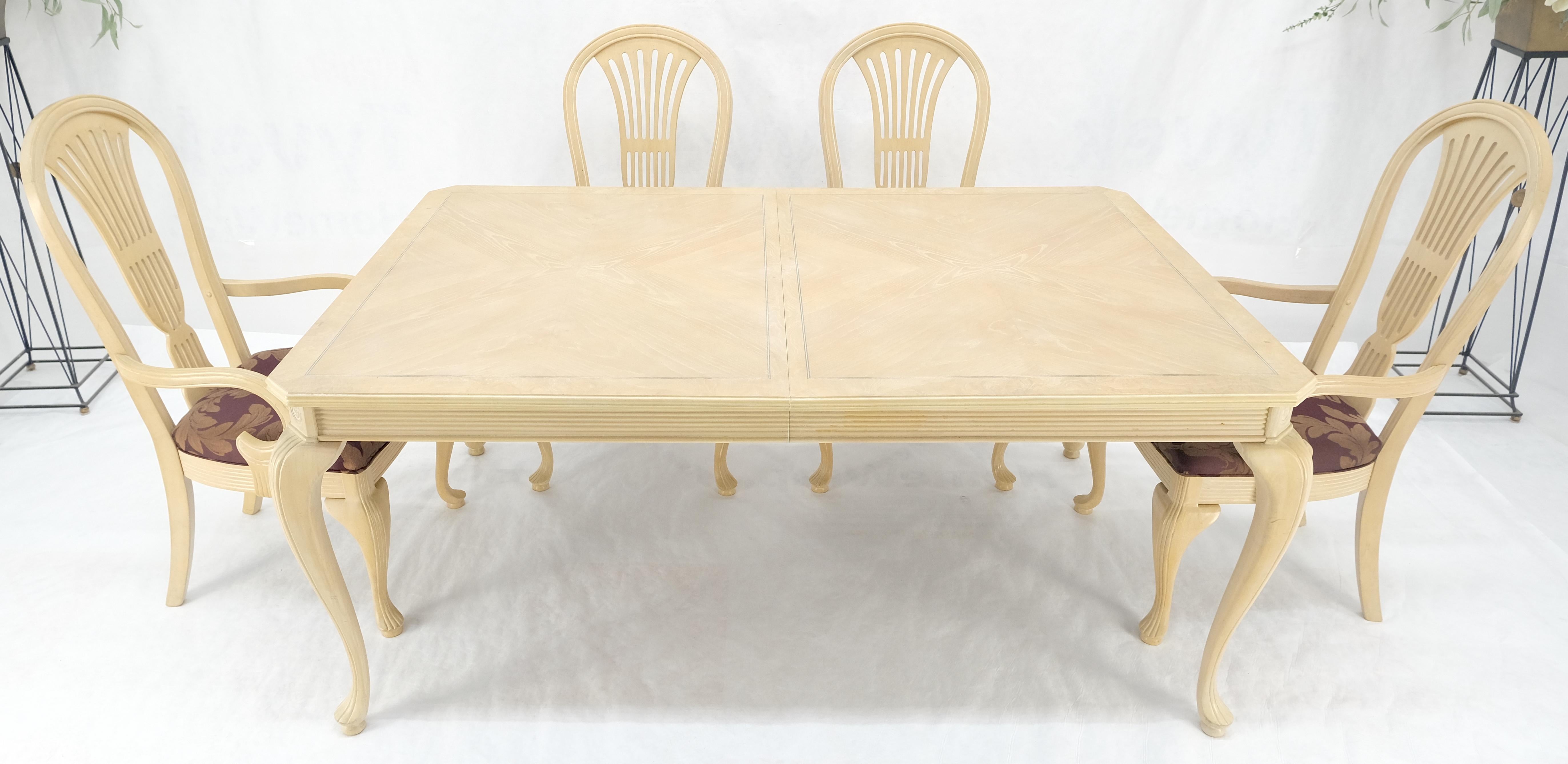 Queen An Style Weiß gewaschener Esstisch 6 Stühle Set von Century Furniture MINT (amerikanisch) im Angebot
