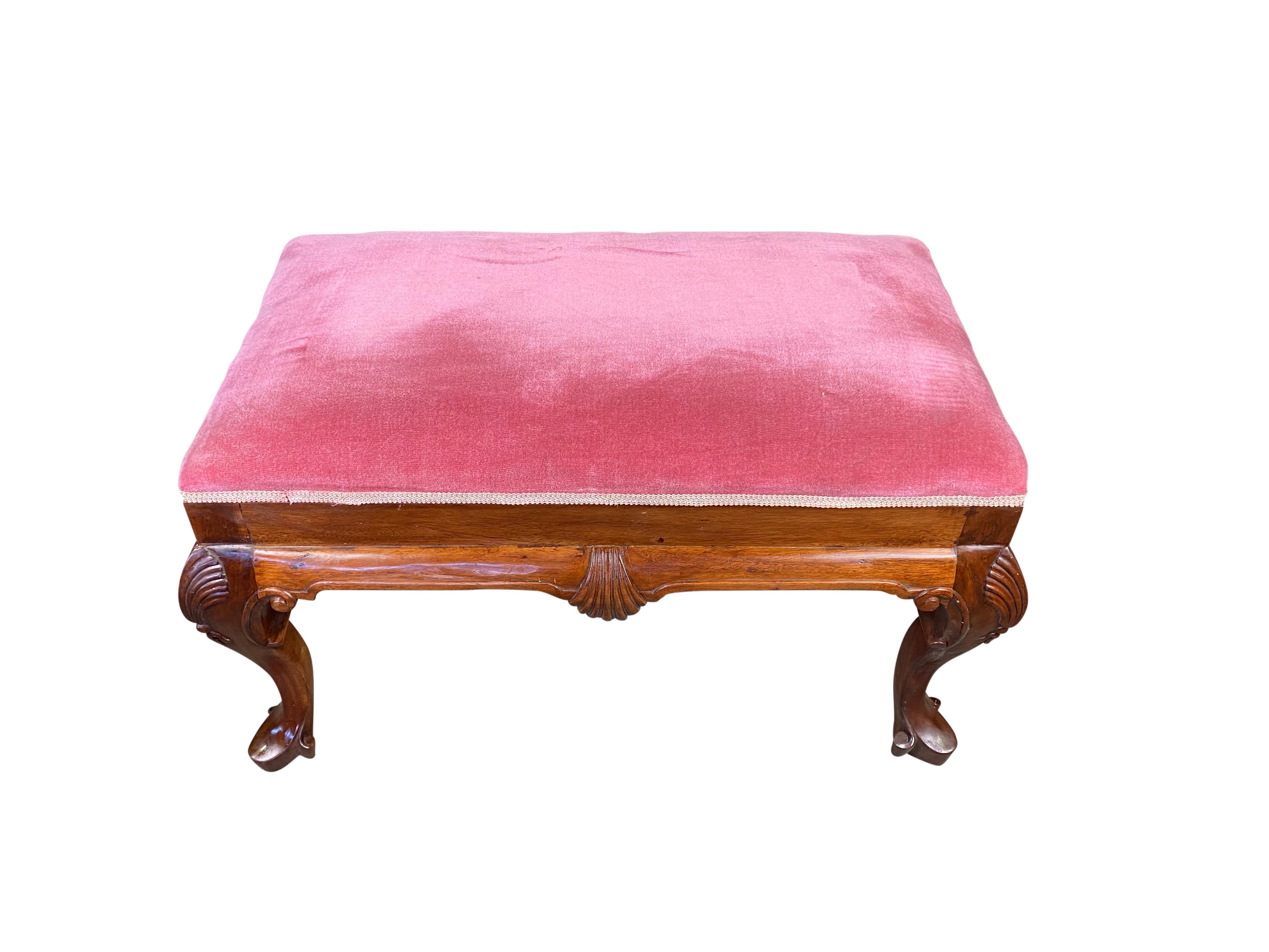 Queen Anne Queen Ann Powered Pink Stool, 20th Century For Sale