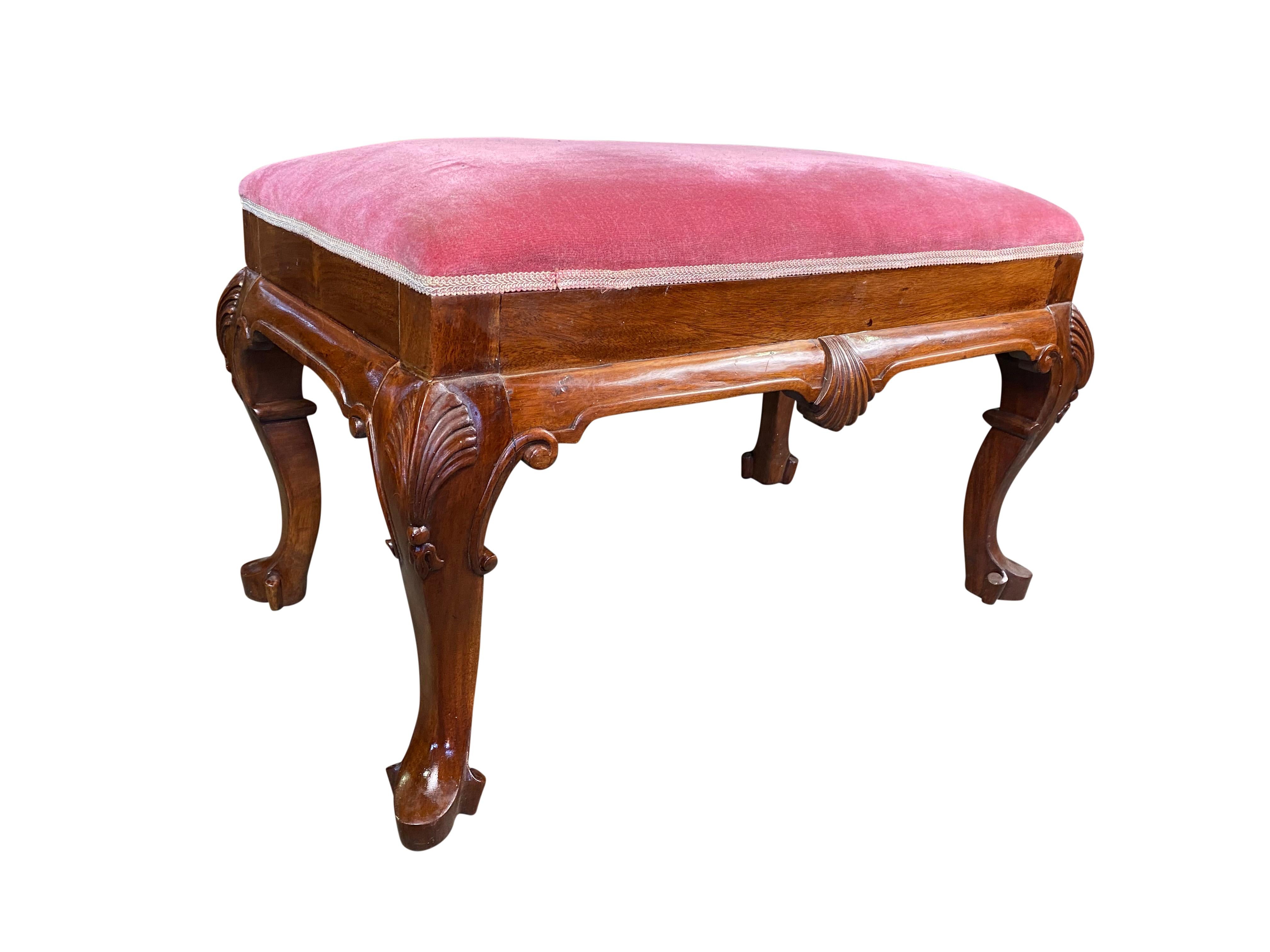 French Queen Ann Powered Pink Stool, 20th Century For Sale
