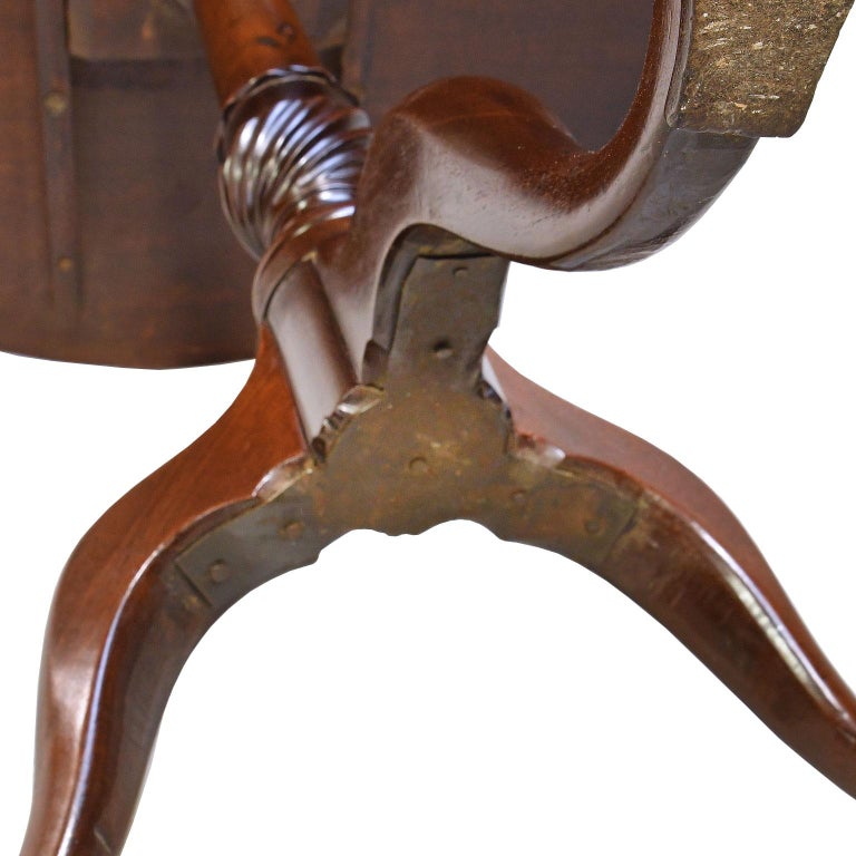 Queen Ann Round Tilt-Top, Tripod Tea Table in Mahogany, New England ...