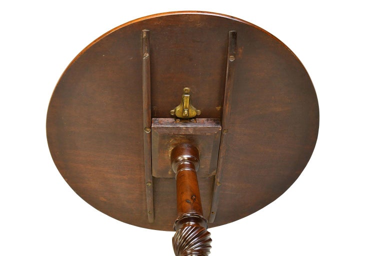 Queen Ann Round Tilt-Top, Tripod Tea Table in Mahogany, New England ...