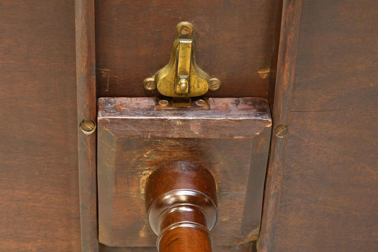 Queen Ann Round Tilt-Top, Tripod Tea Table in Mahogany, New England ...