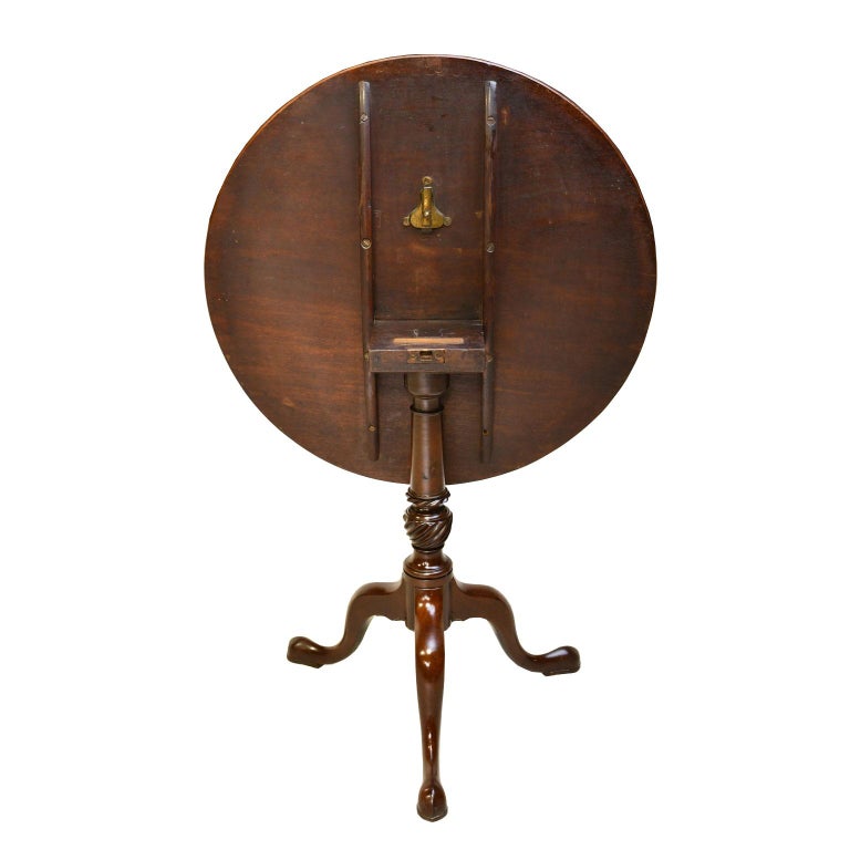 Queen Ann Round Tilt-Top, Tripod Tea Table in Mahogany, New England ...