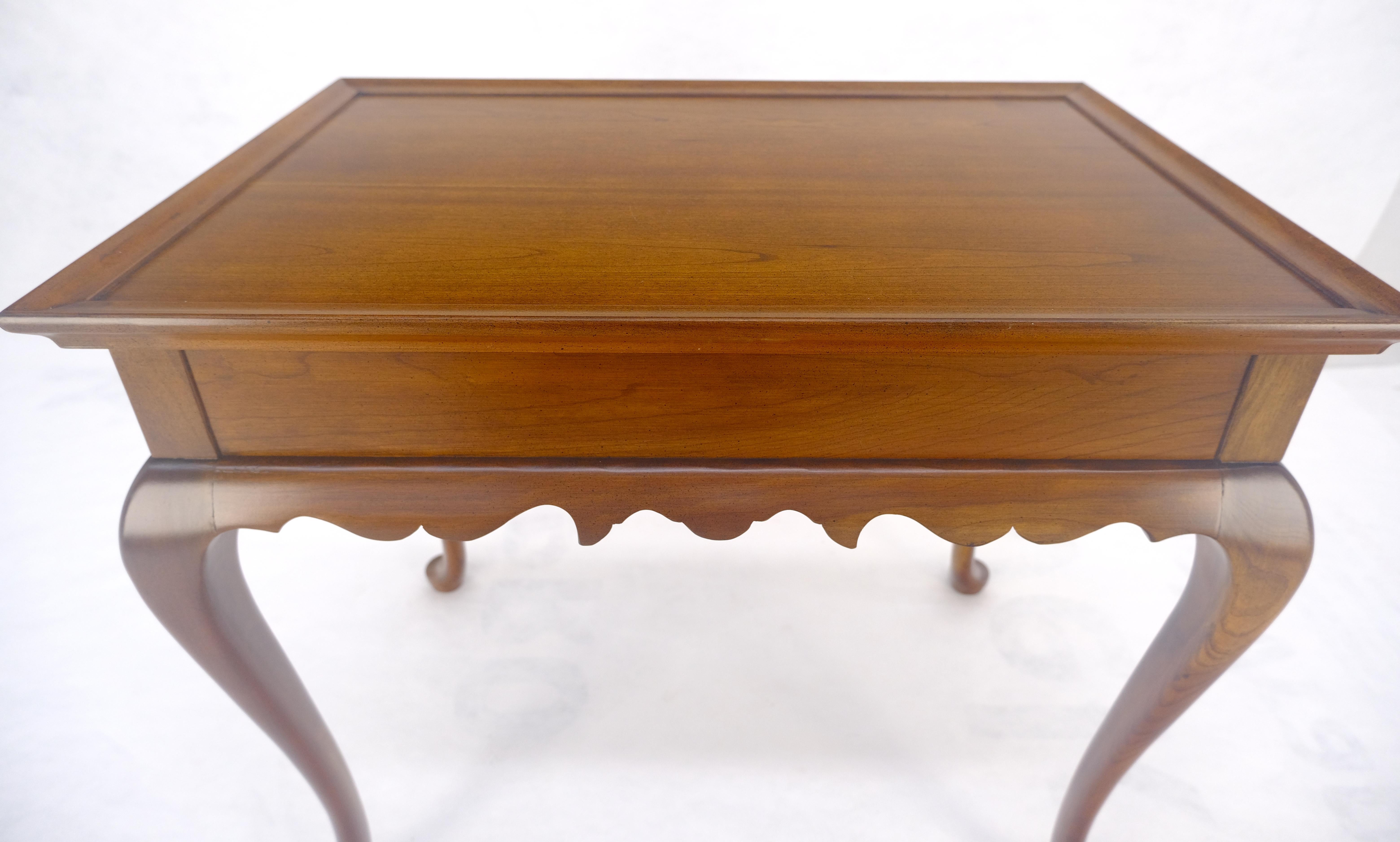 Brass Queen Ann Solid Mahogany Pull Out Trays Gallery Top Side End Table MINT For Sale