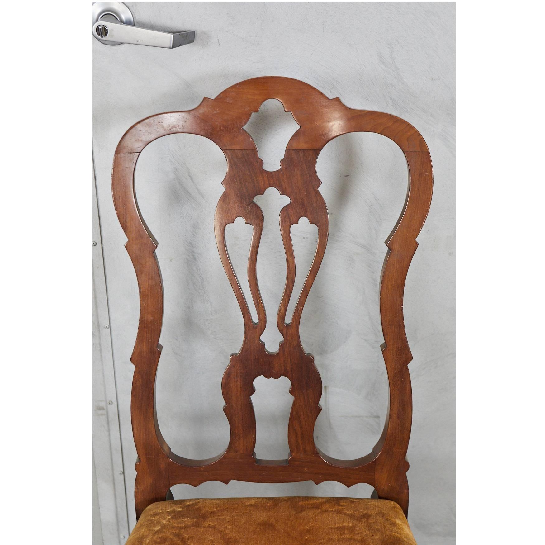 Queen Ann Style Side Chair For Sale 1