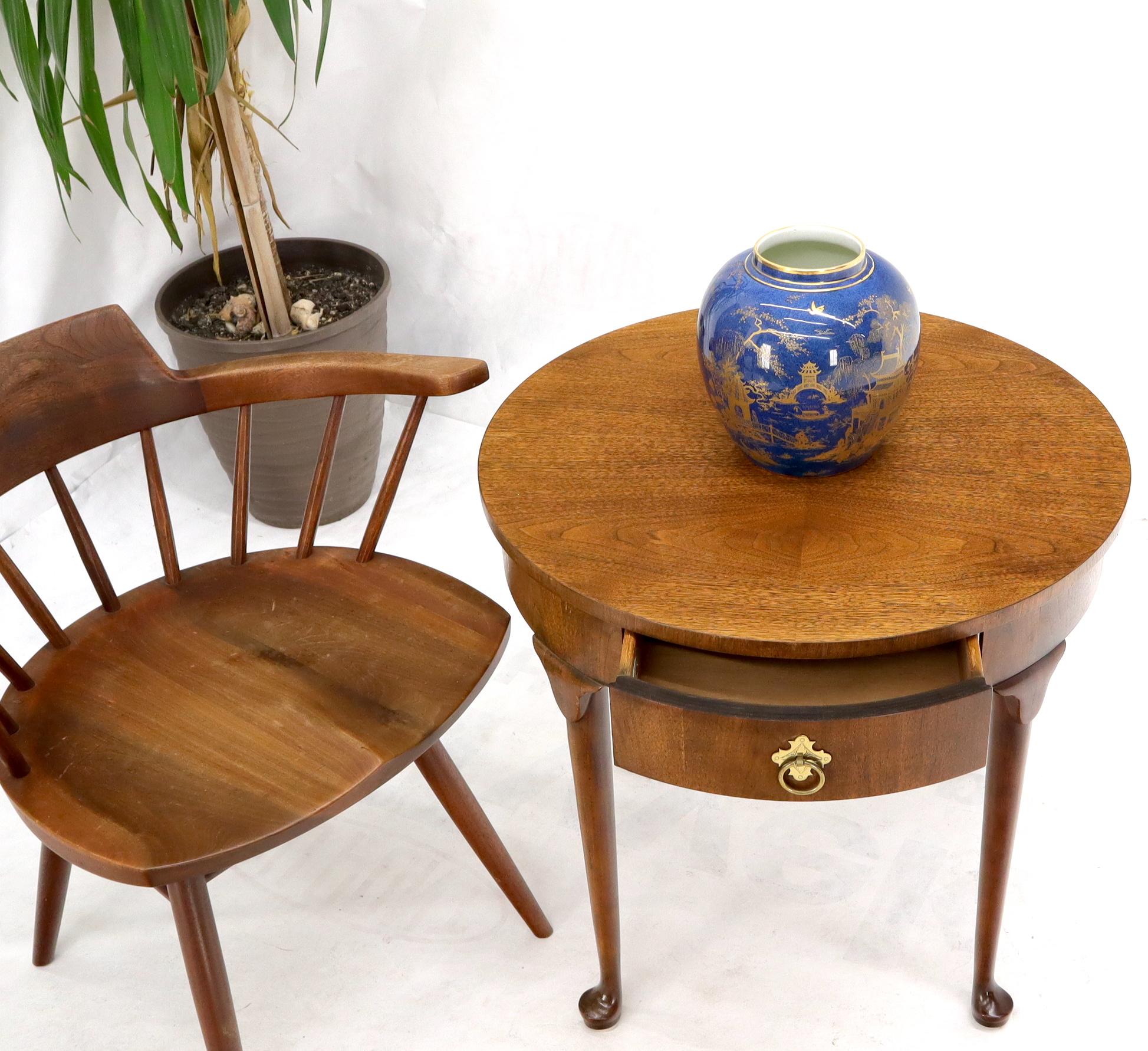 20th Century Queen Ann Walnut One Drawer Lamp Side Table Stand by Baker For Sale