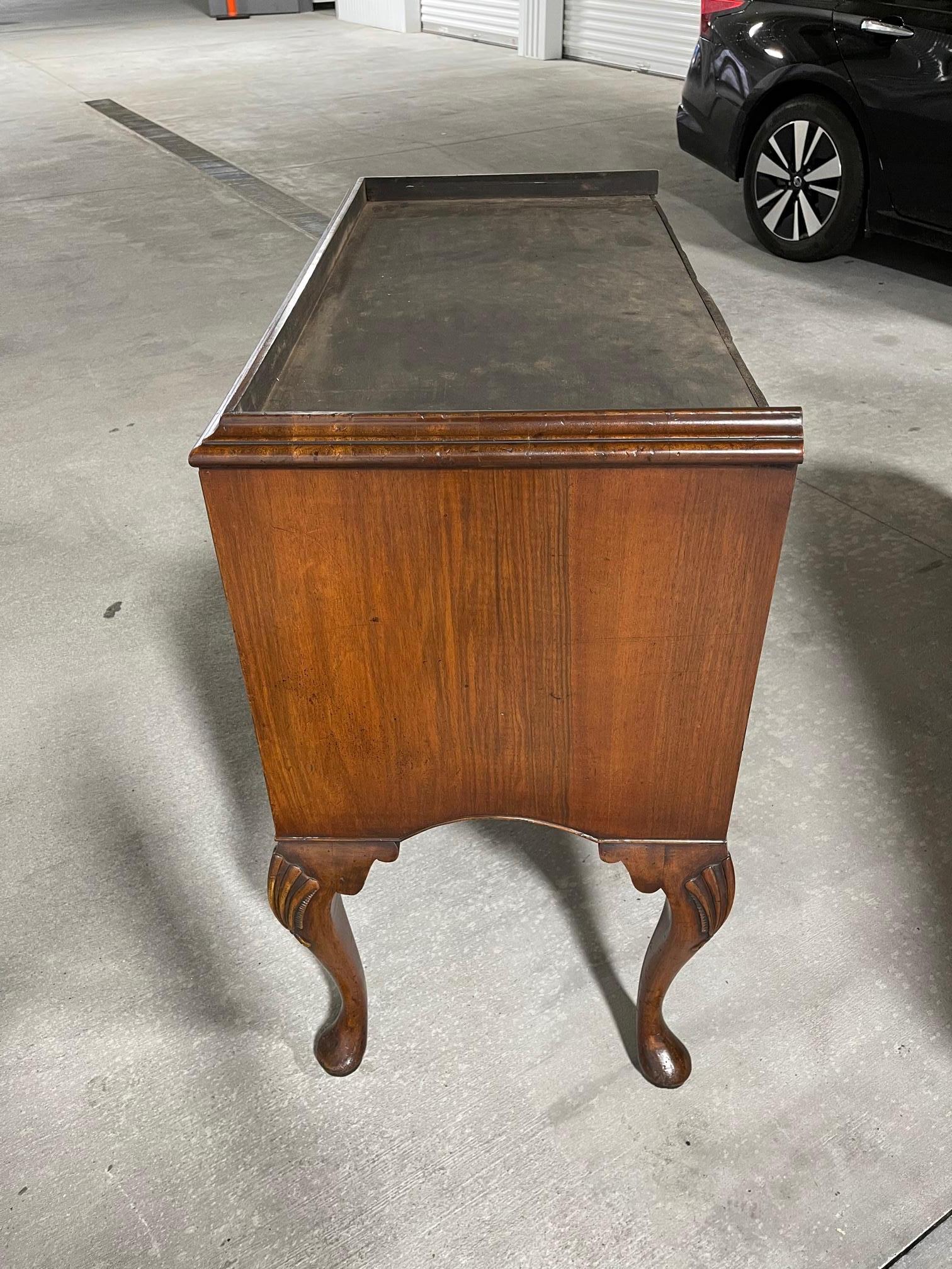 Queen Anne American Cherry Bonnet Top Highboy, 18th Century For Sale 5