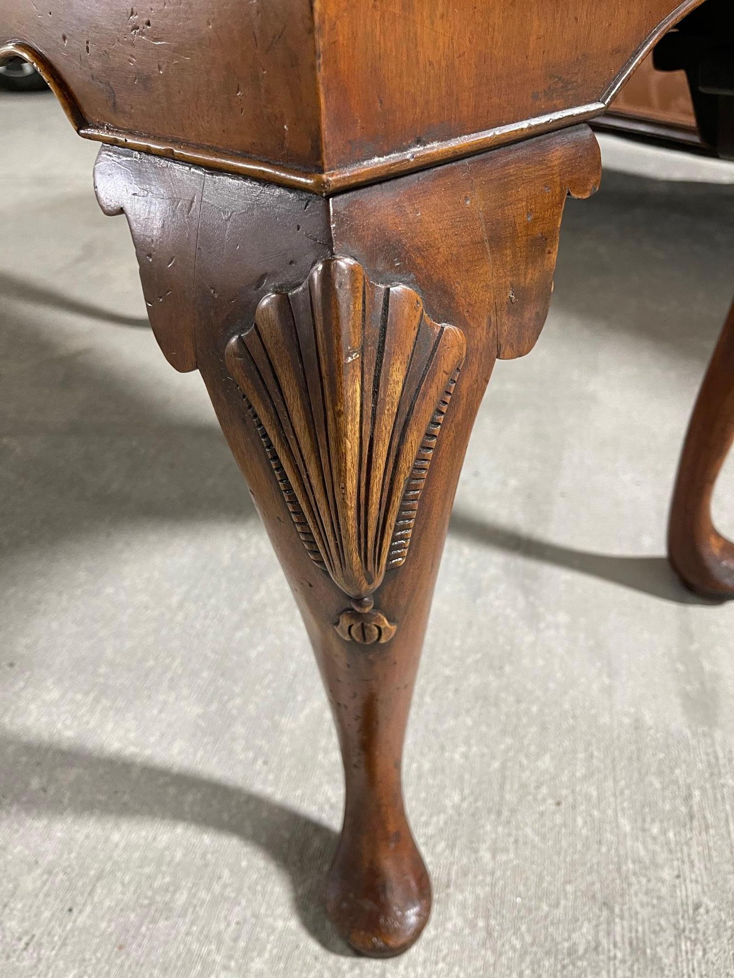 Highboy in ciliegio americano Queen Anne con coperchio a cofano, 18° secolo in vendita 7