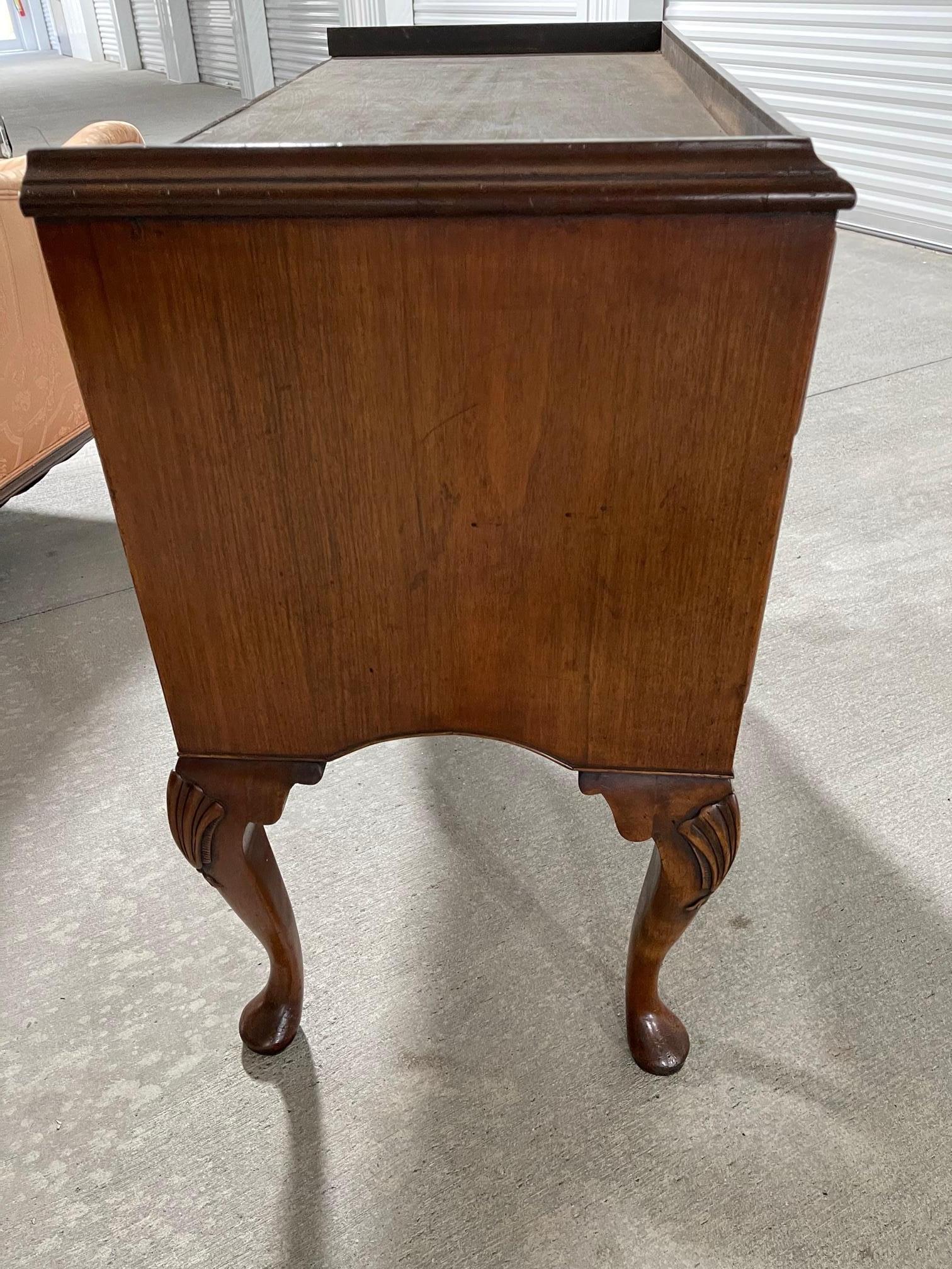 Highboy in ciliegio americano Queen Anne con coperchio a cofano, 18° secolo in vendita 12
