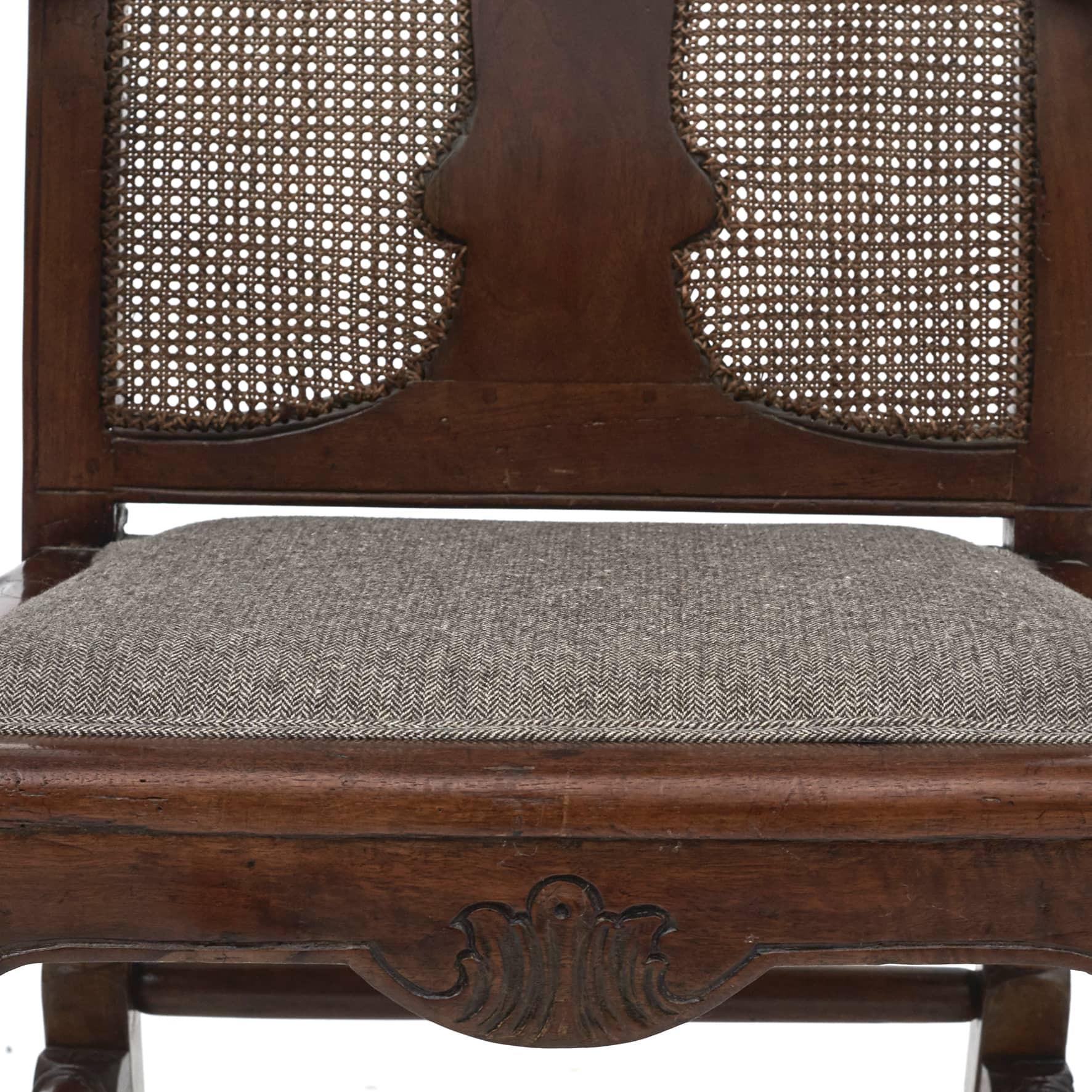 Queen Anne Armchair Approx. 1730 For Sale 2