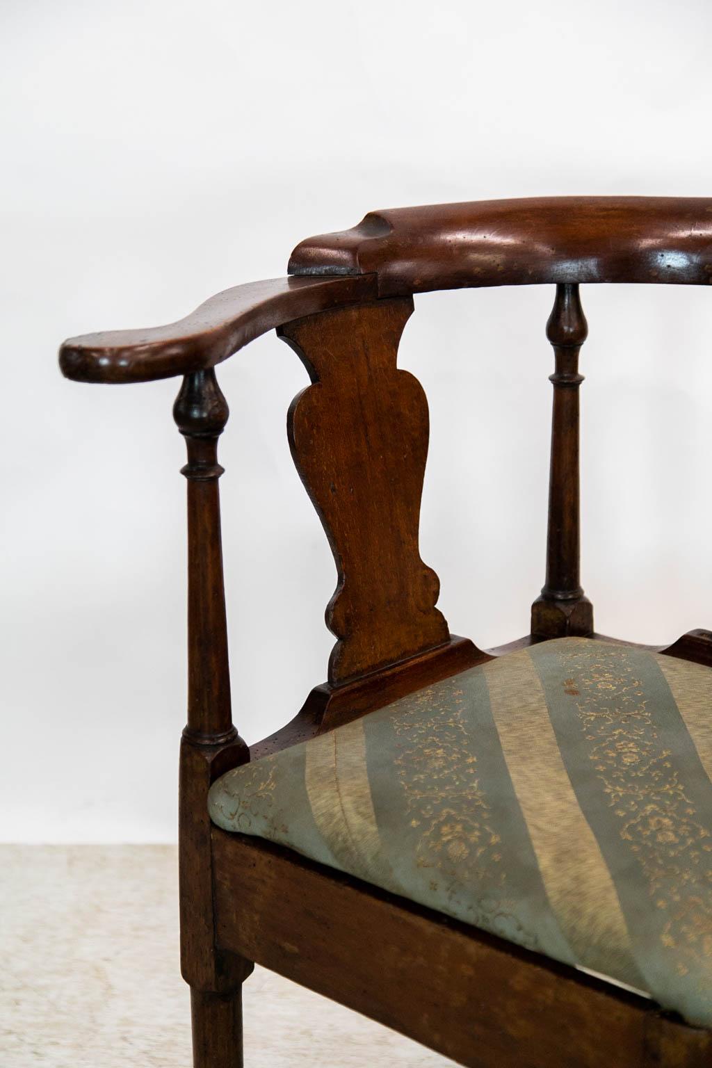 Mid-18th Century Queen Anne Armchair For Sale