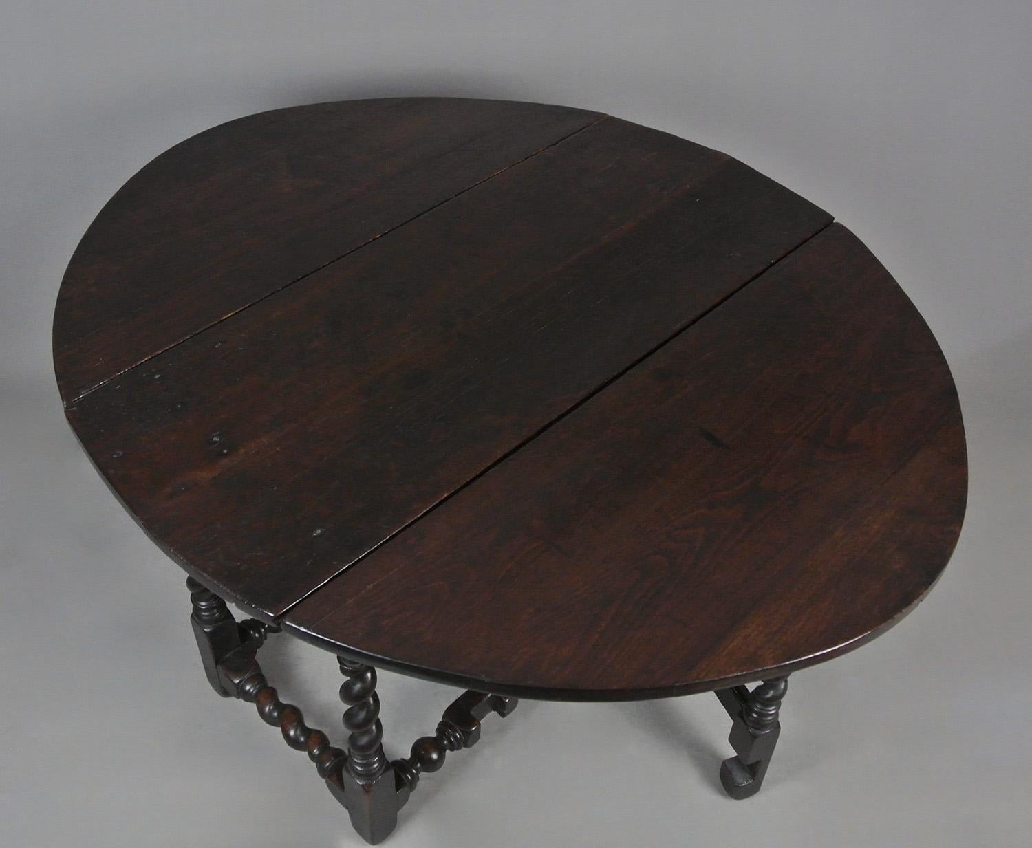 Queen Anne Boarded Oak Drop Leaf Dining Table c. 1700 1
