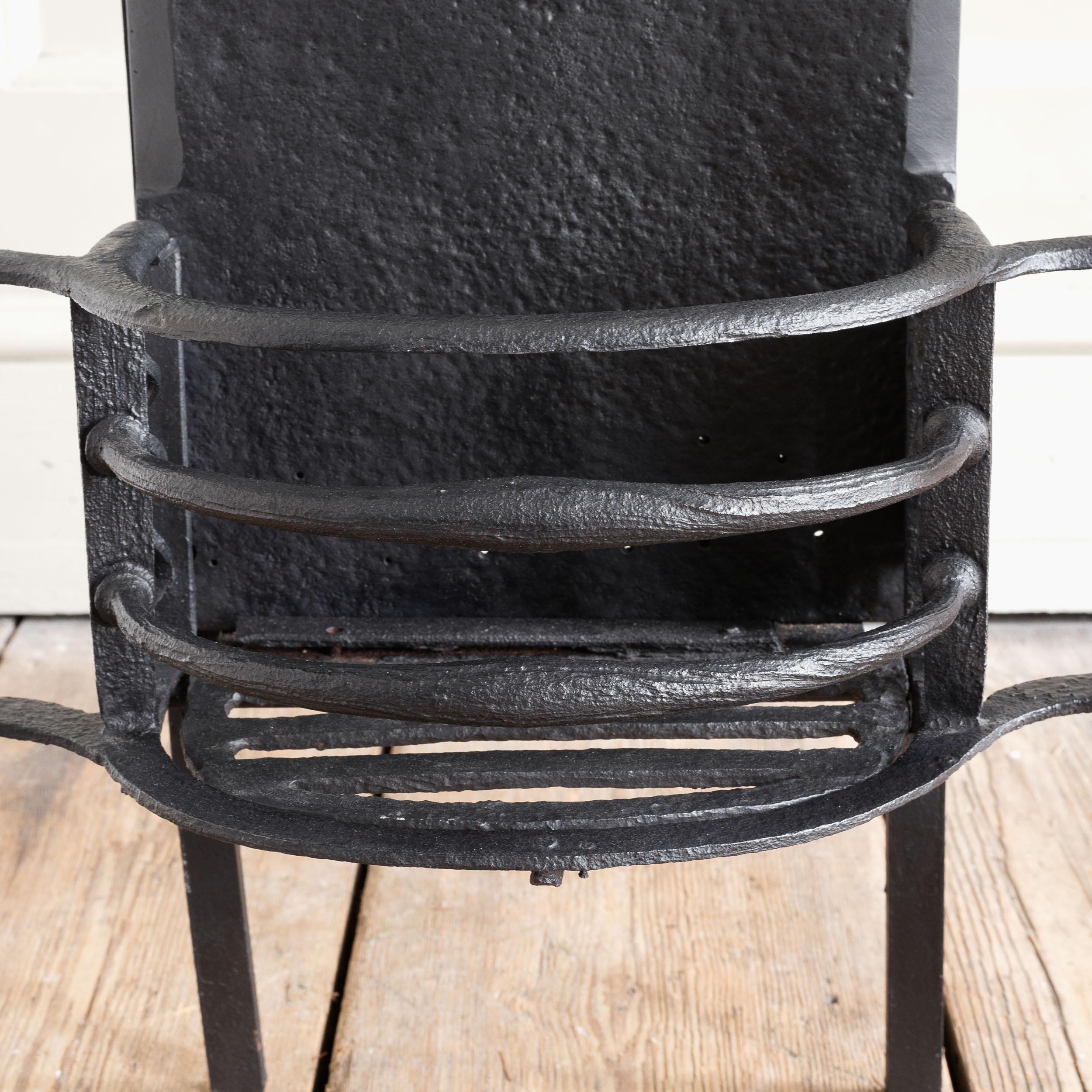 Queen Anne Feuerrost aus Messing und Schmiedeeisen im Angebot 4