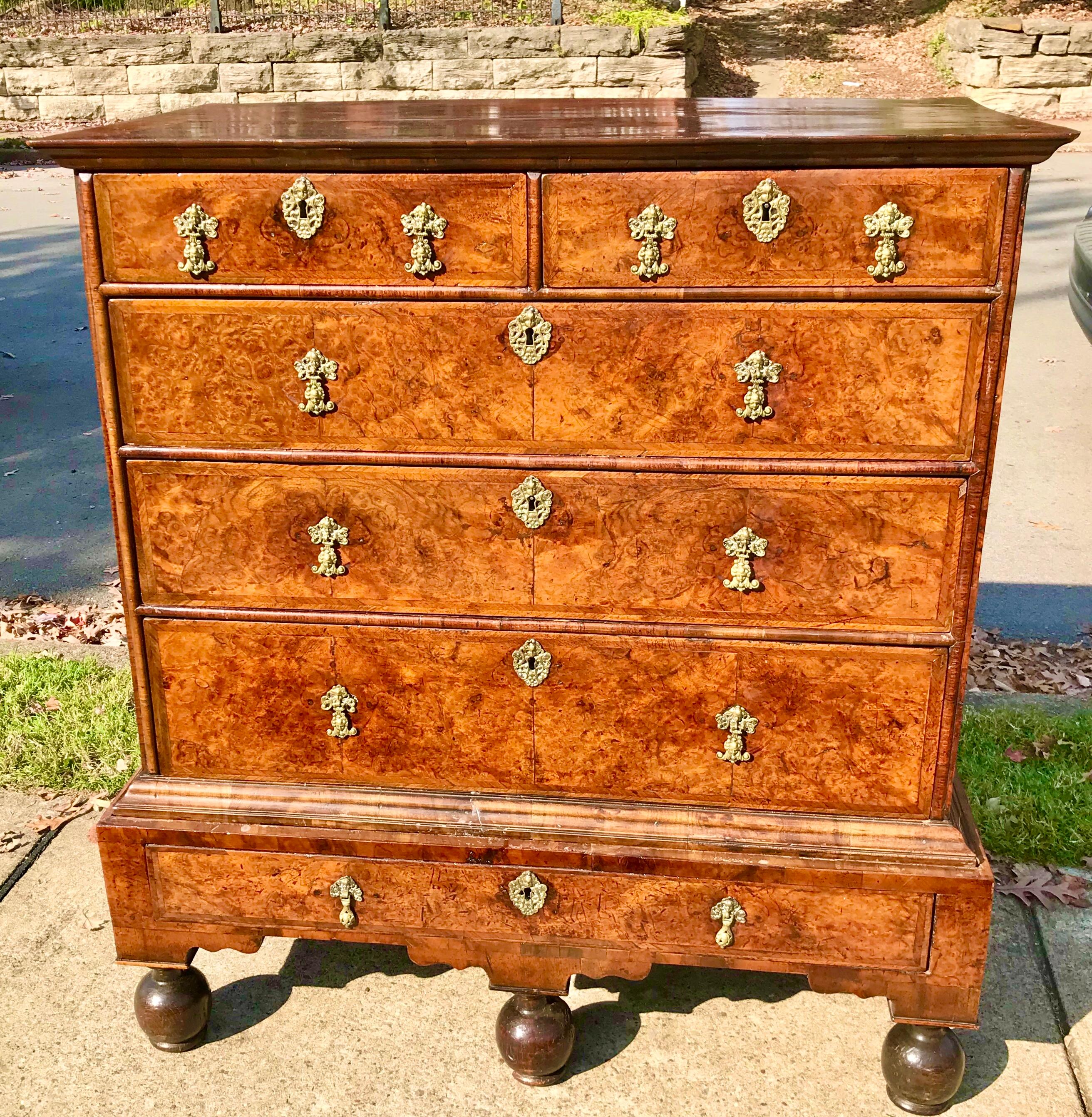 Queen Anne transitional to George I Burr and Figured Walnut Chest on Stand For Sale 8