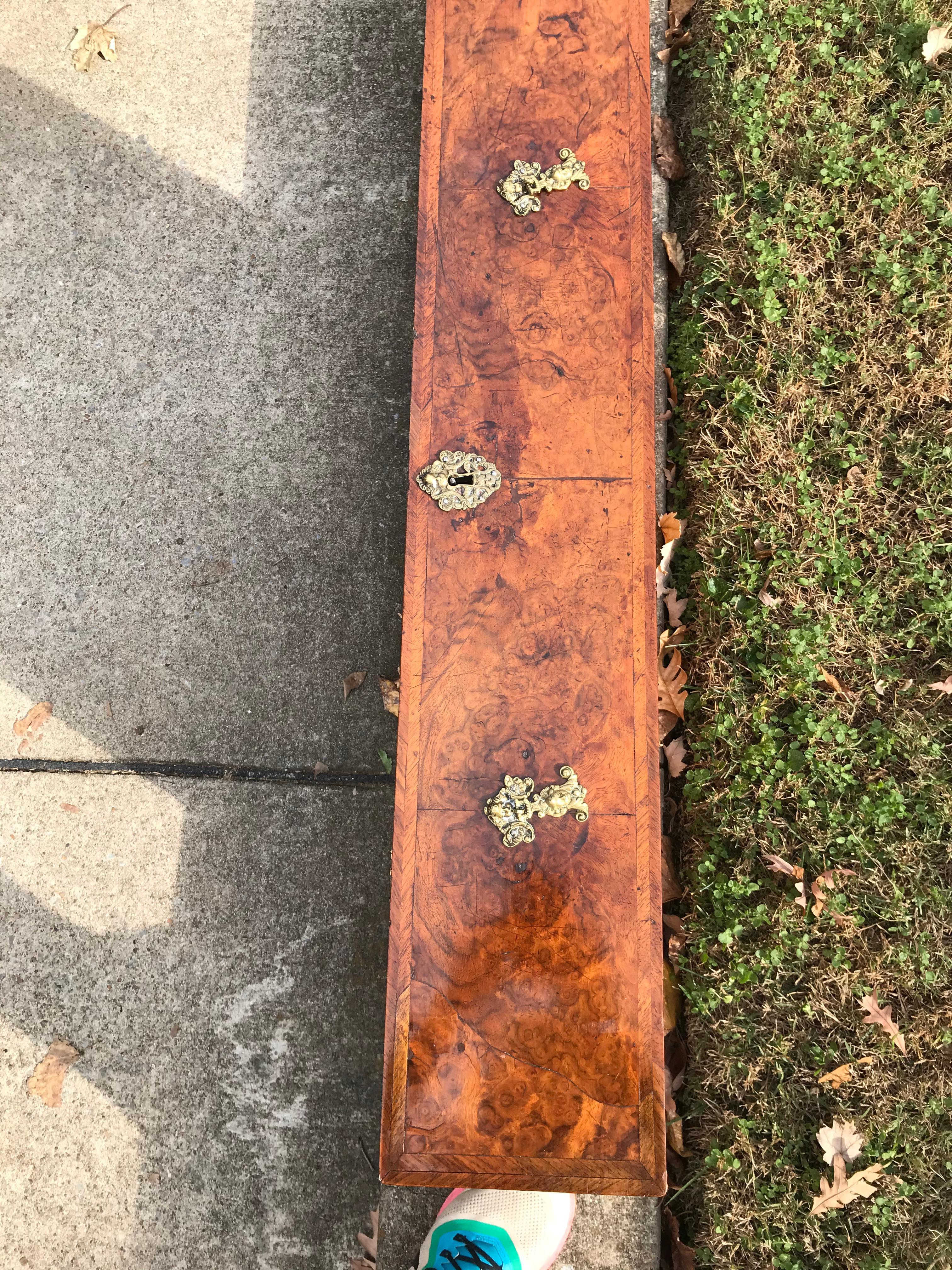 Queen Anne transitional to George I Burr and Figured Walnut Chest on Stand In Distressed Condition For Sale In Nashville, TN