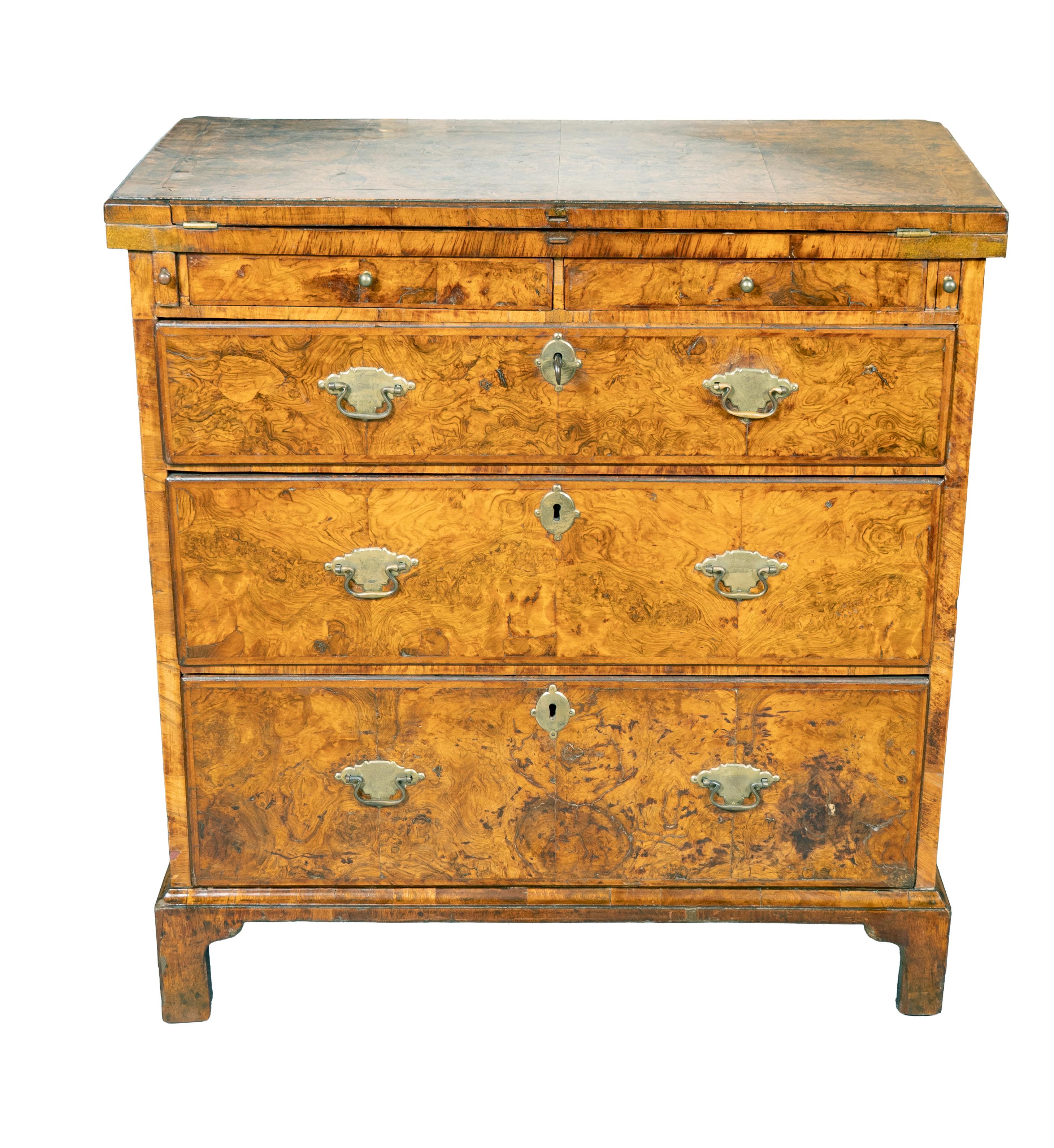 Queen Anne Burr Walnut Bachelors Chest In Good Condition For Sale In Essex, MA