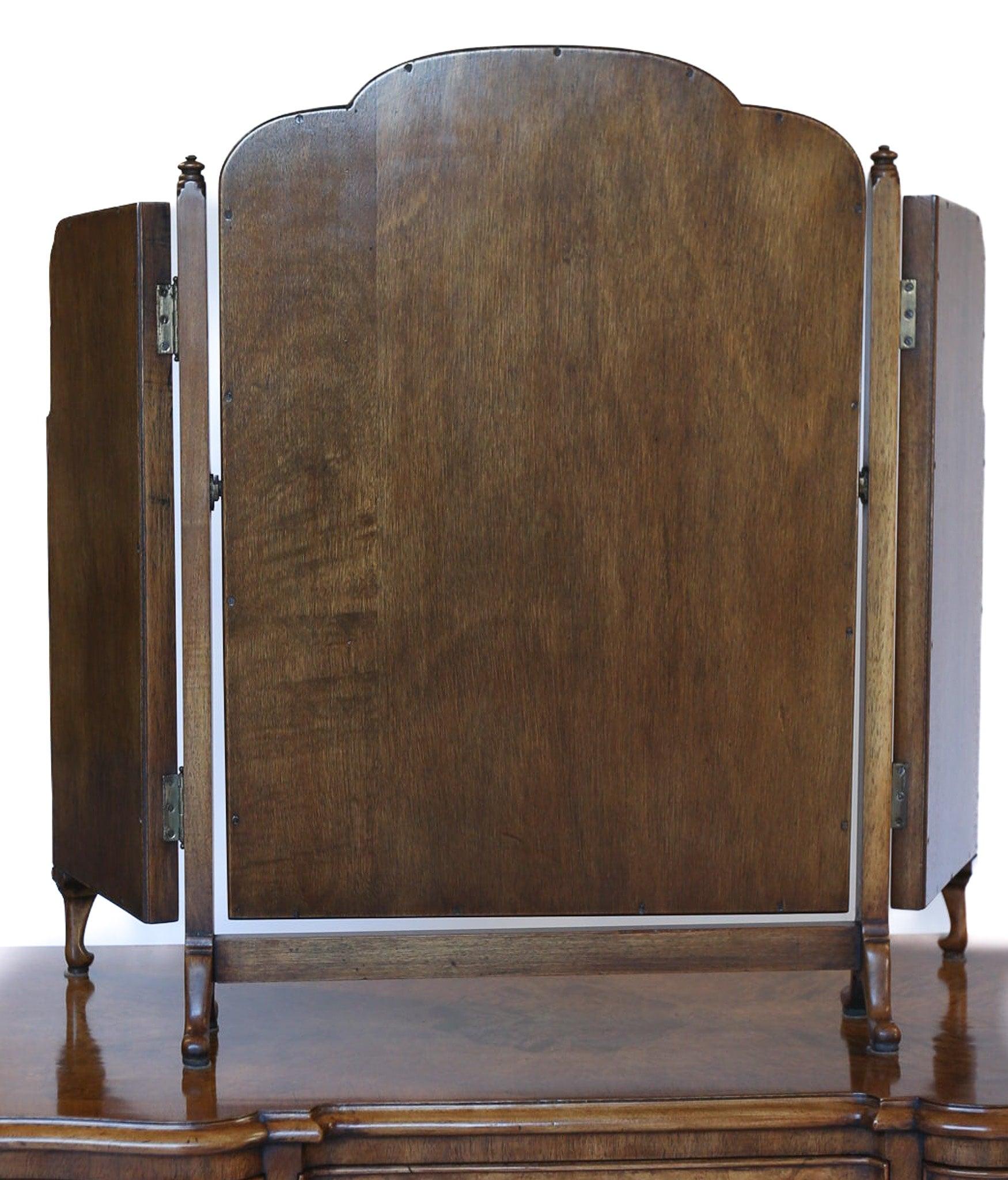 Lucidato Tavolino da toilette in radica di Queen Anne del 1930 circa in vendita