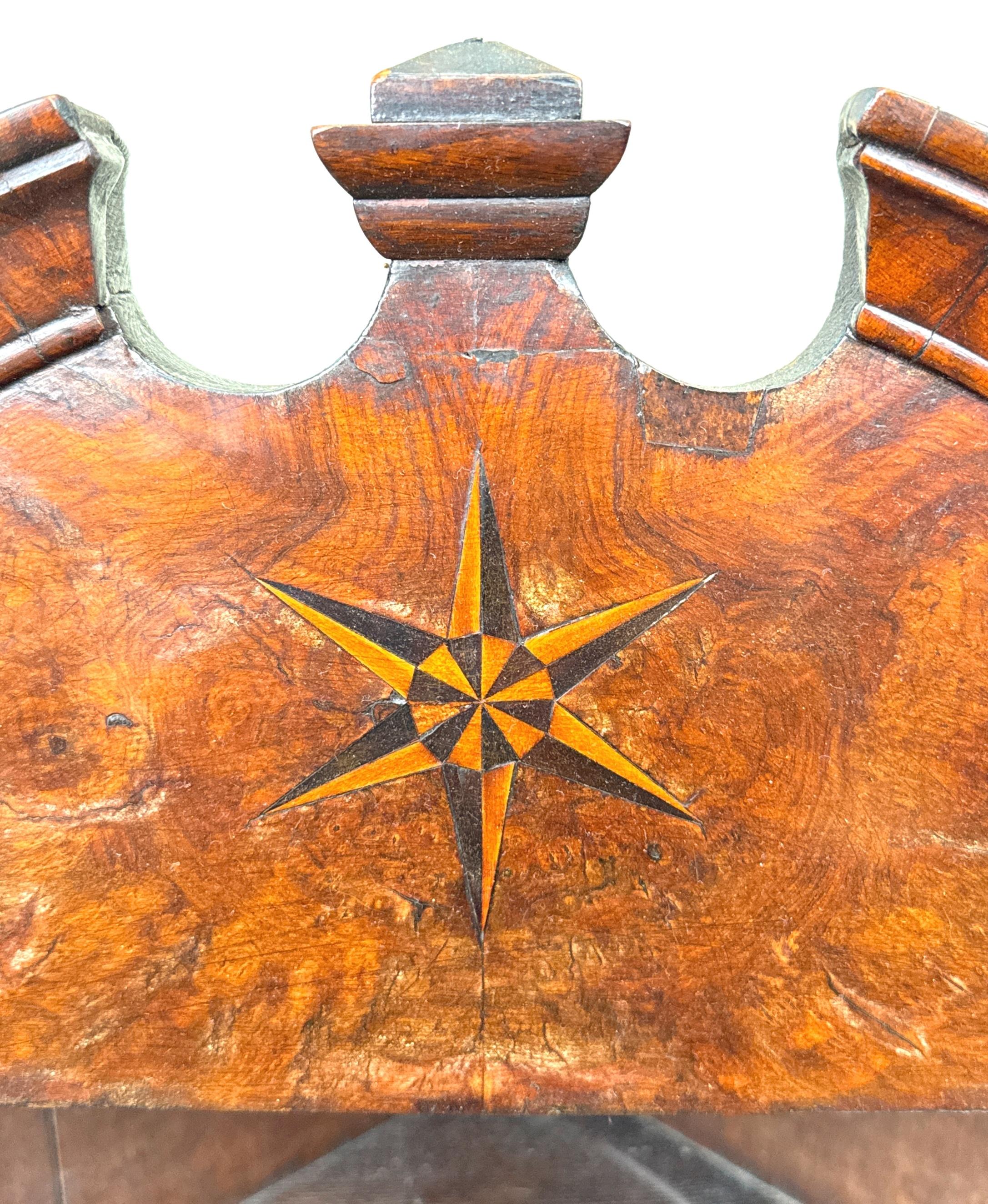 Queen Anne Burr Walnut Hanging Corner Cupboard In Good Condition For Sale In Bedfordshire, GB