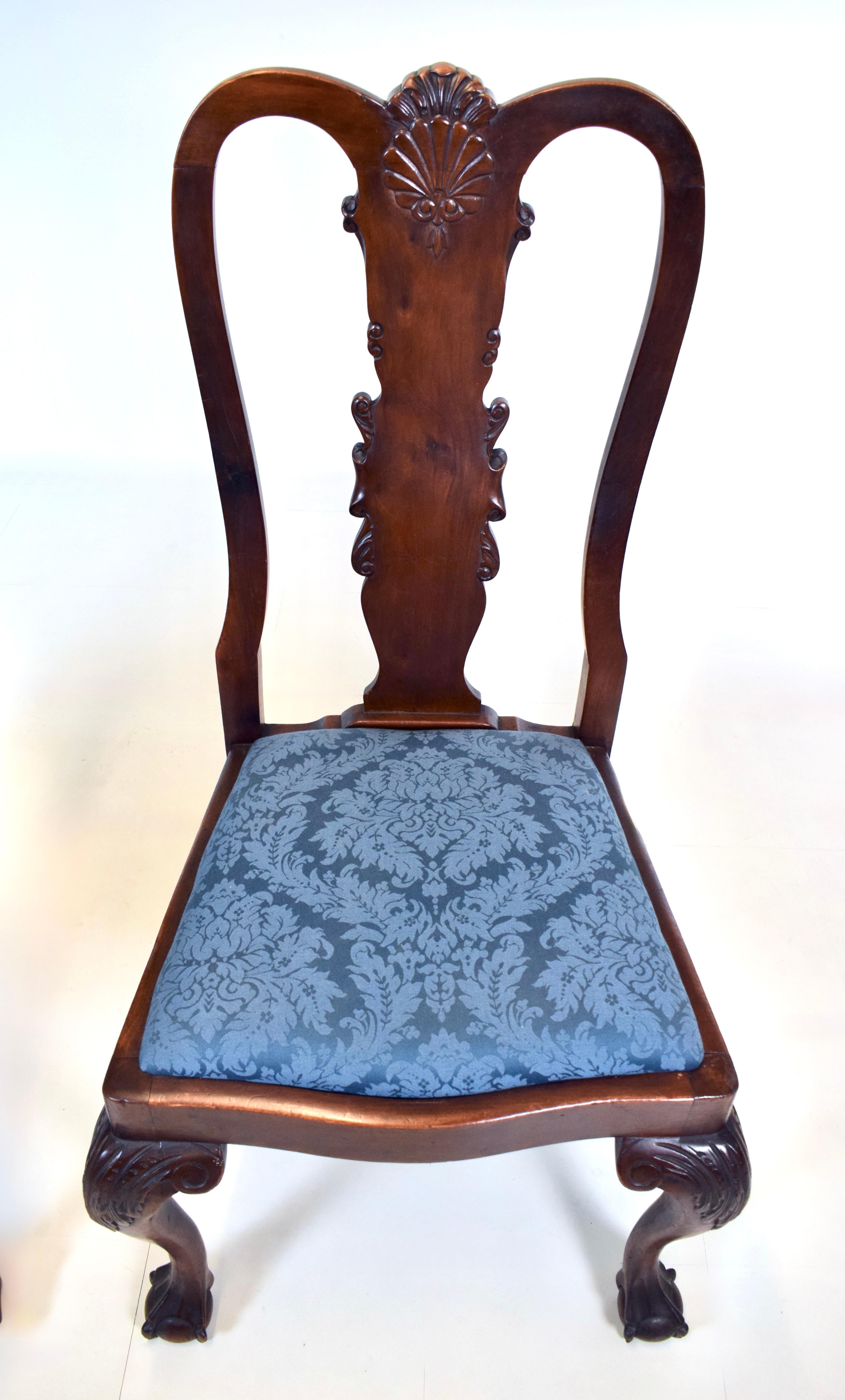 Sillas de comedor Queen Anne de caoba tallada Tallado a mano en venta