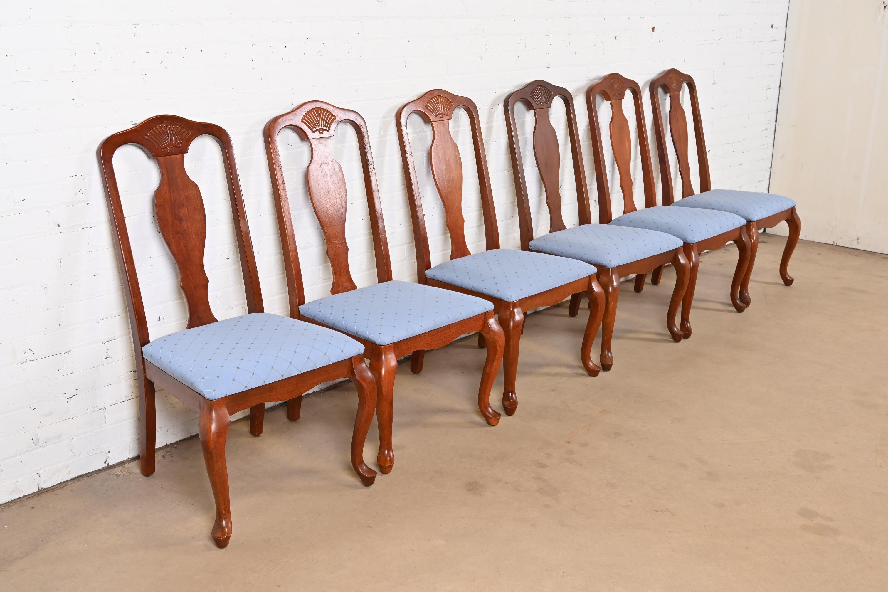 20th Century Queen Anne Carved Mahogany Dining Chairs, Set of Six For Sale