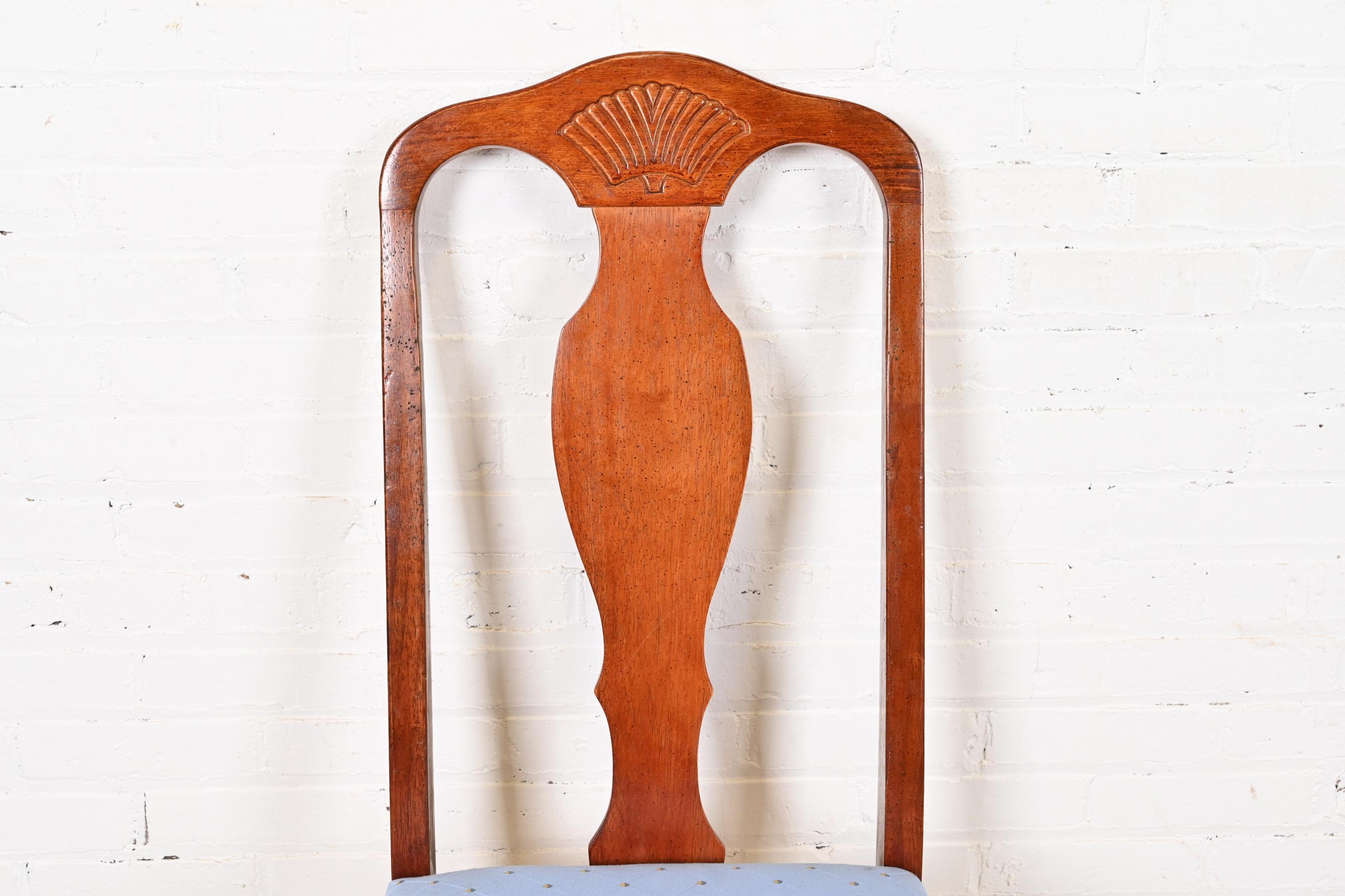 Queen Anne Carved Mahogany Dining Chairs, Set of Six For Sale 3