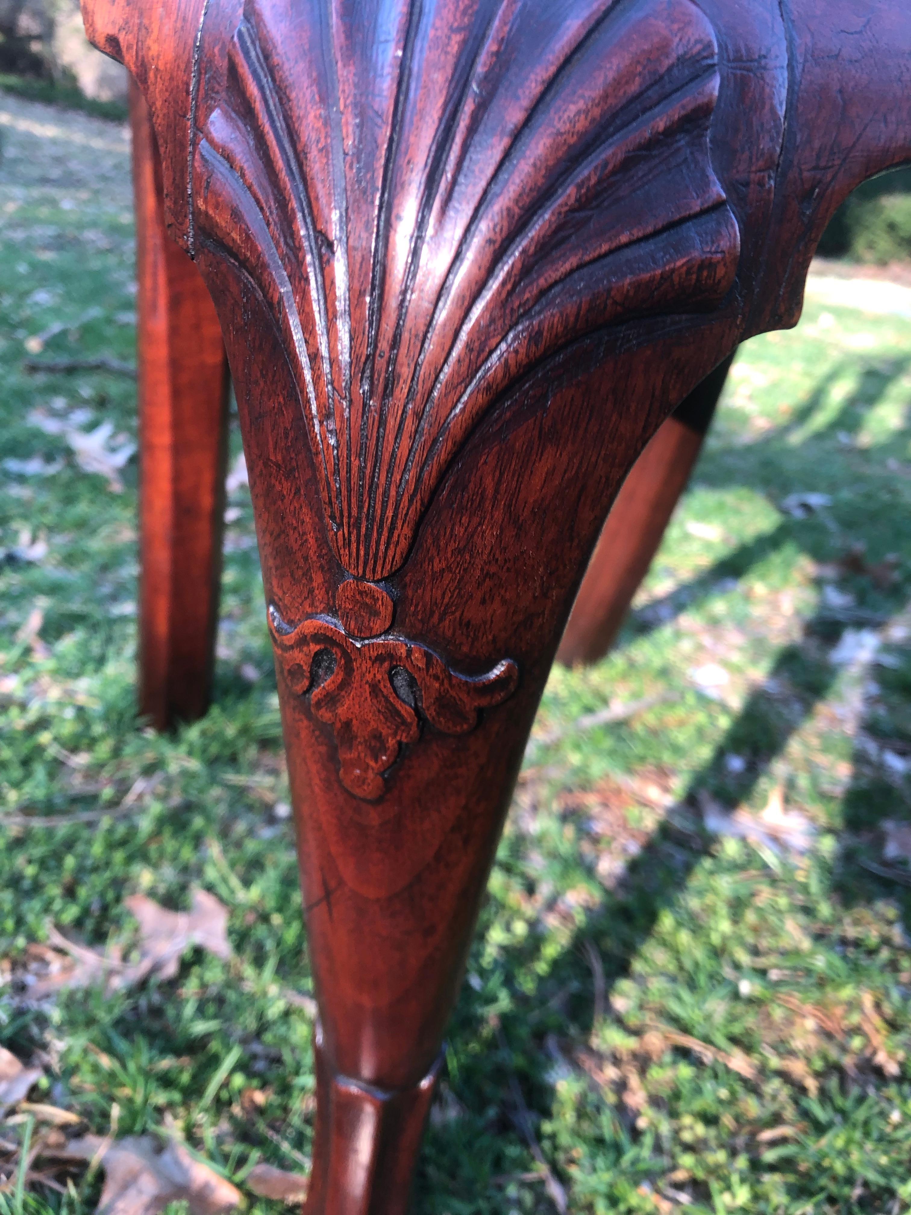Queen Anne Carved Walnut Side Chair, Philadelphia, circa 1750 For Sale 4