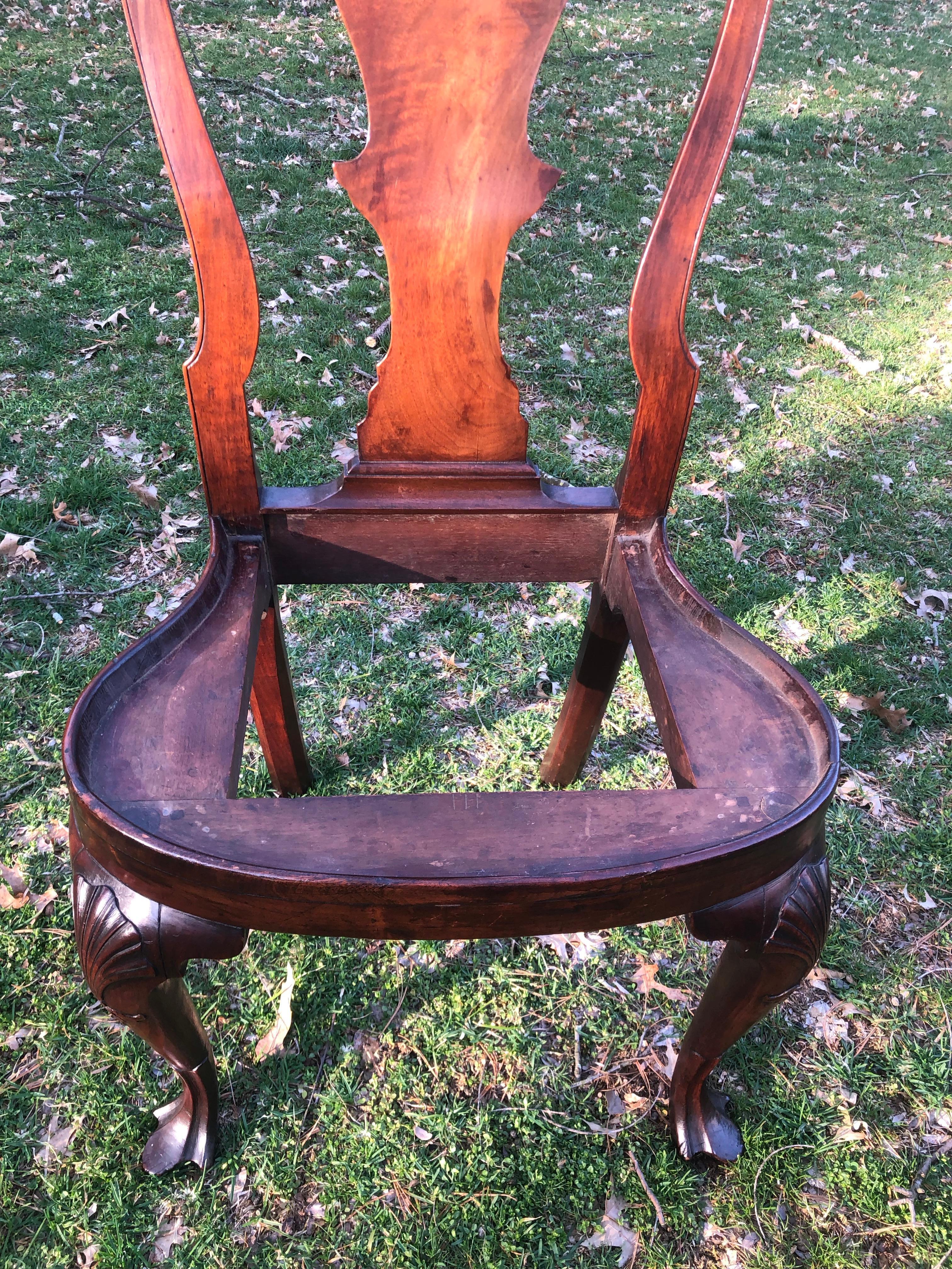 Queen Anne Carved Walnut Side Chair, Philadelphia, circa 1750 For Sale 6