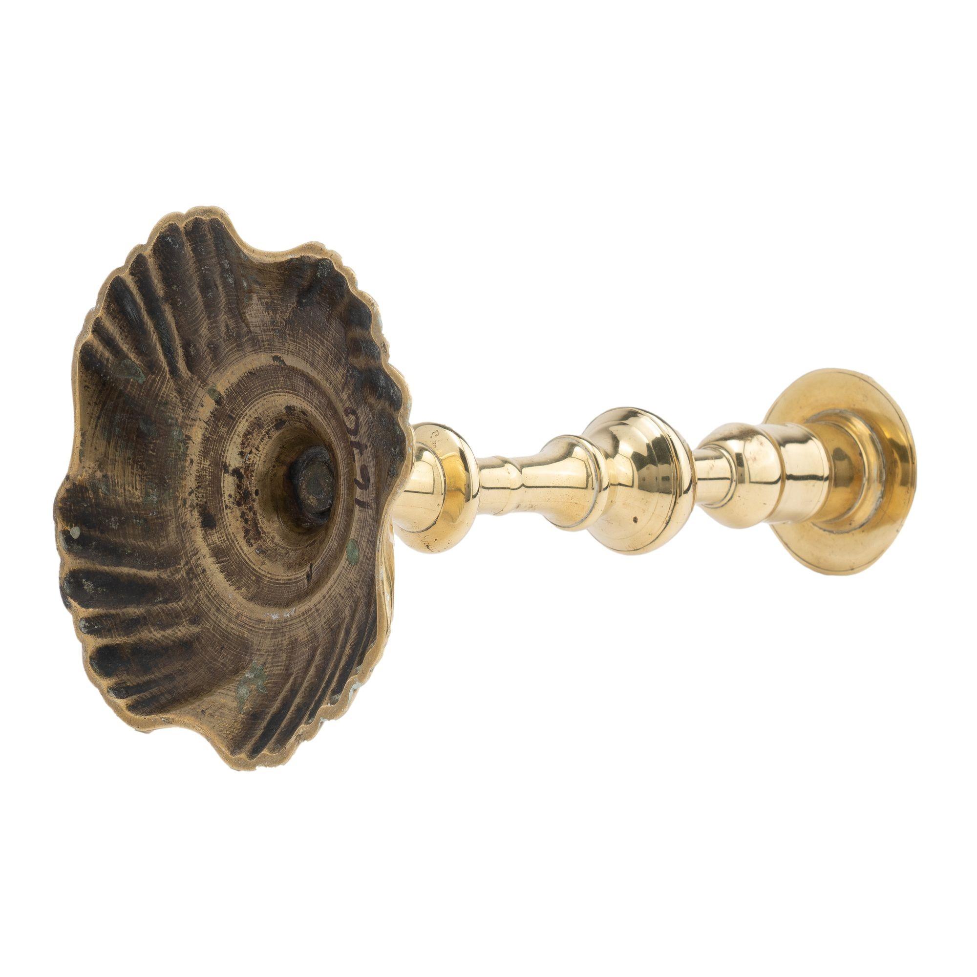 Queen Anne cast brass swirl base candlestick, 1750-75 For Sale 3