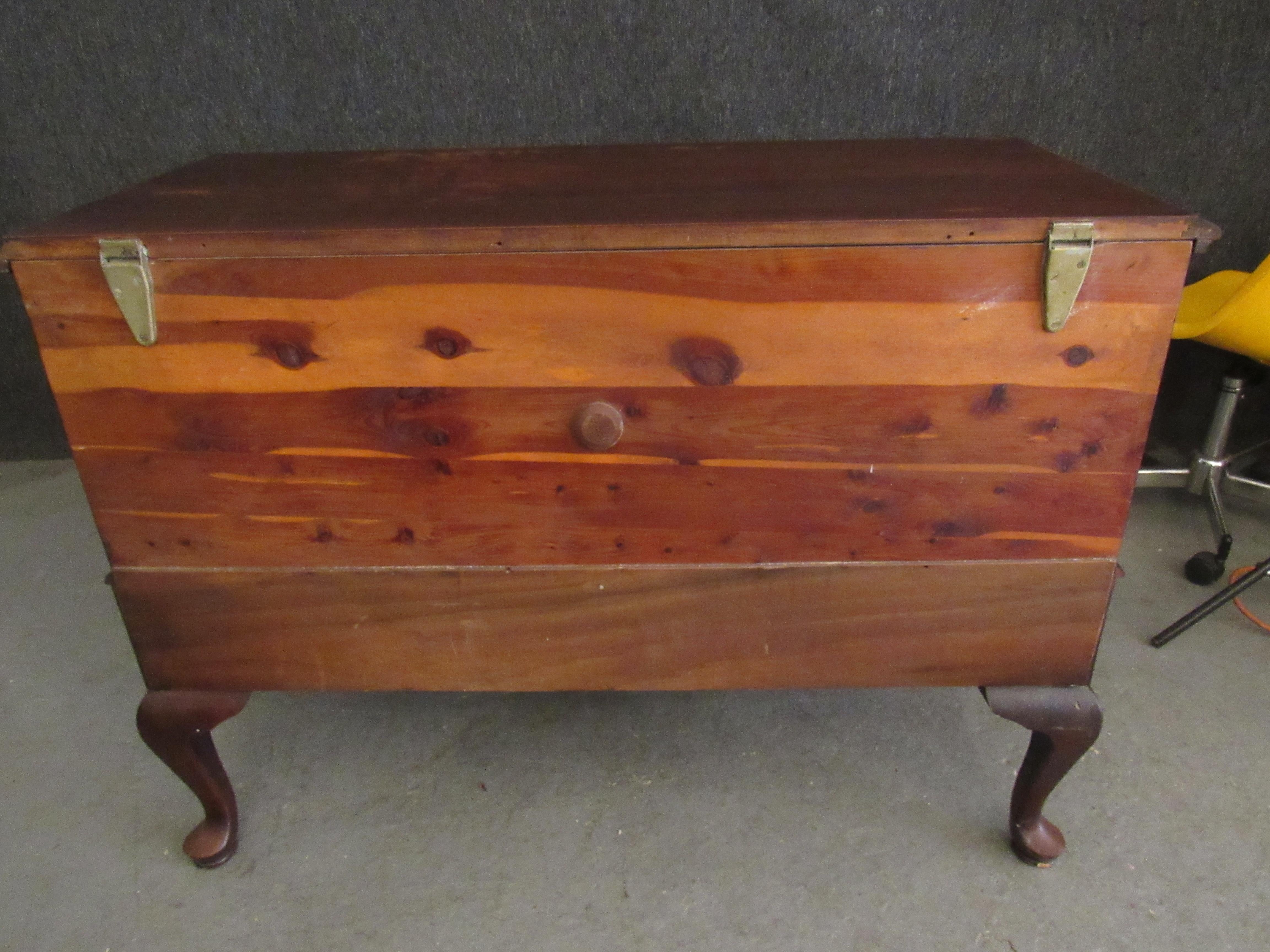 Queen Anne Cedar Hope Chest by Lane Furniture For Sale 2