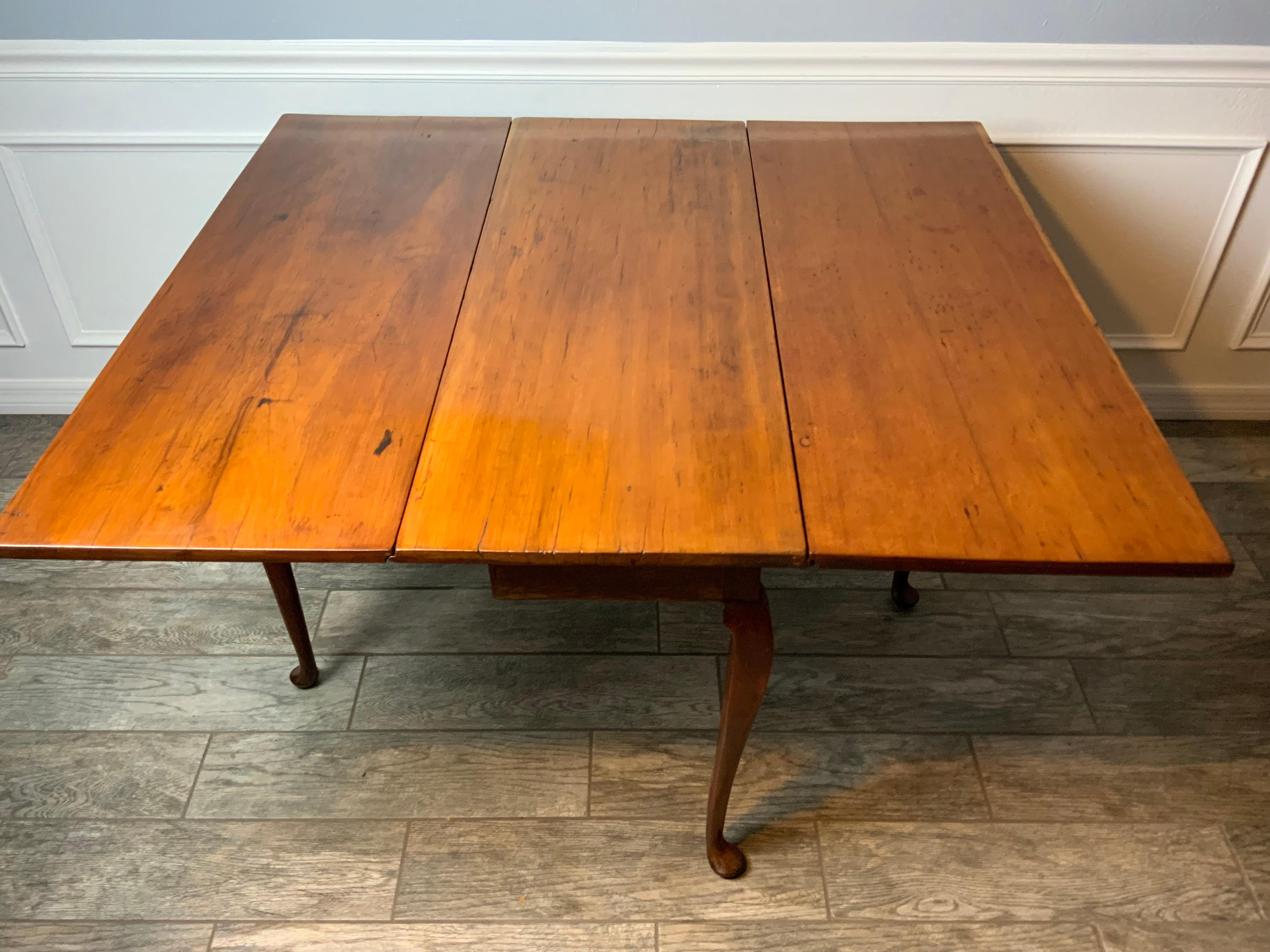 Queen Anne Cherry Drop Leaf Table For Sale 1
