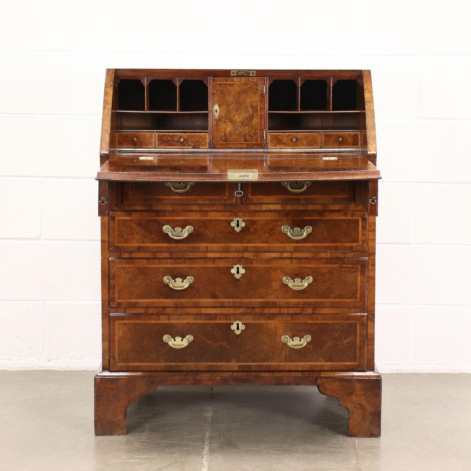 queen anne chest of drawers