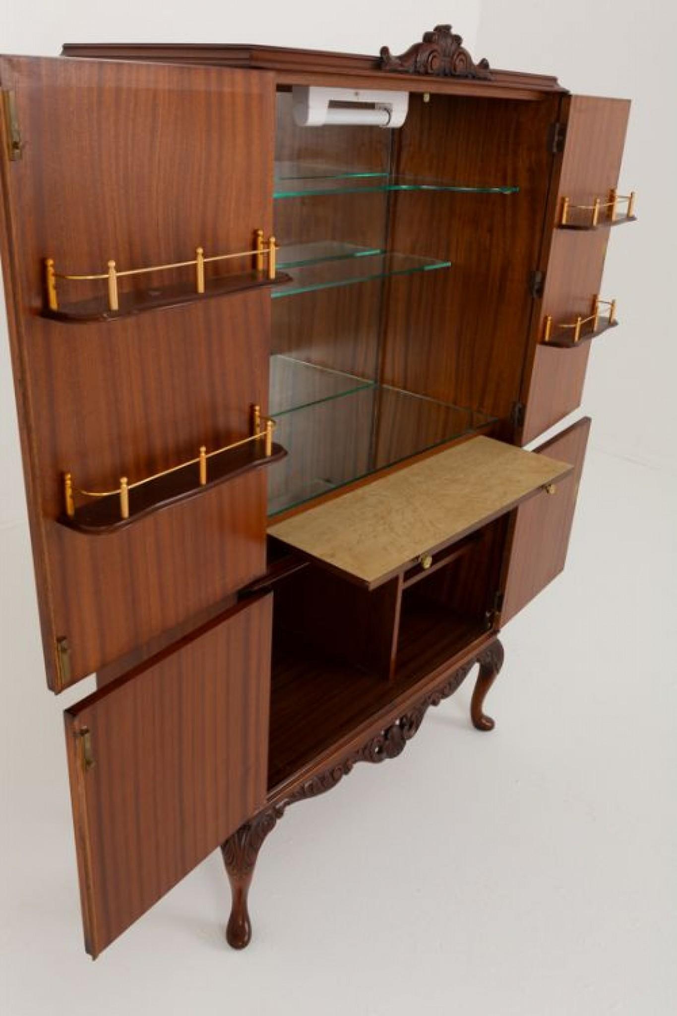 Queen Anne Cocktail Cabinet Revival Mahogany Drinks Chest In Good Condition For Sale In Potters Bar, GB