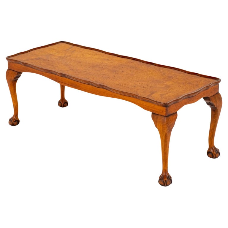 Queen Anne Coffee Table Walnut For Sale at 1stDibs