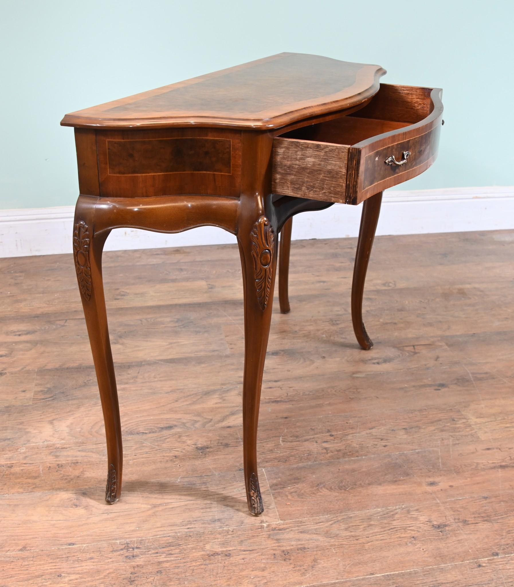 Queen Anne Console Table Walnut Epstein and Co In Good Condition For Sale In Potters Bar, GB