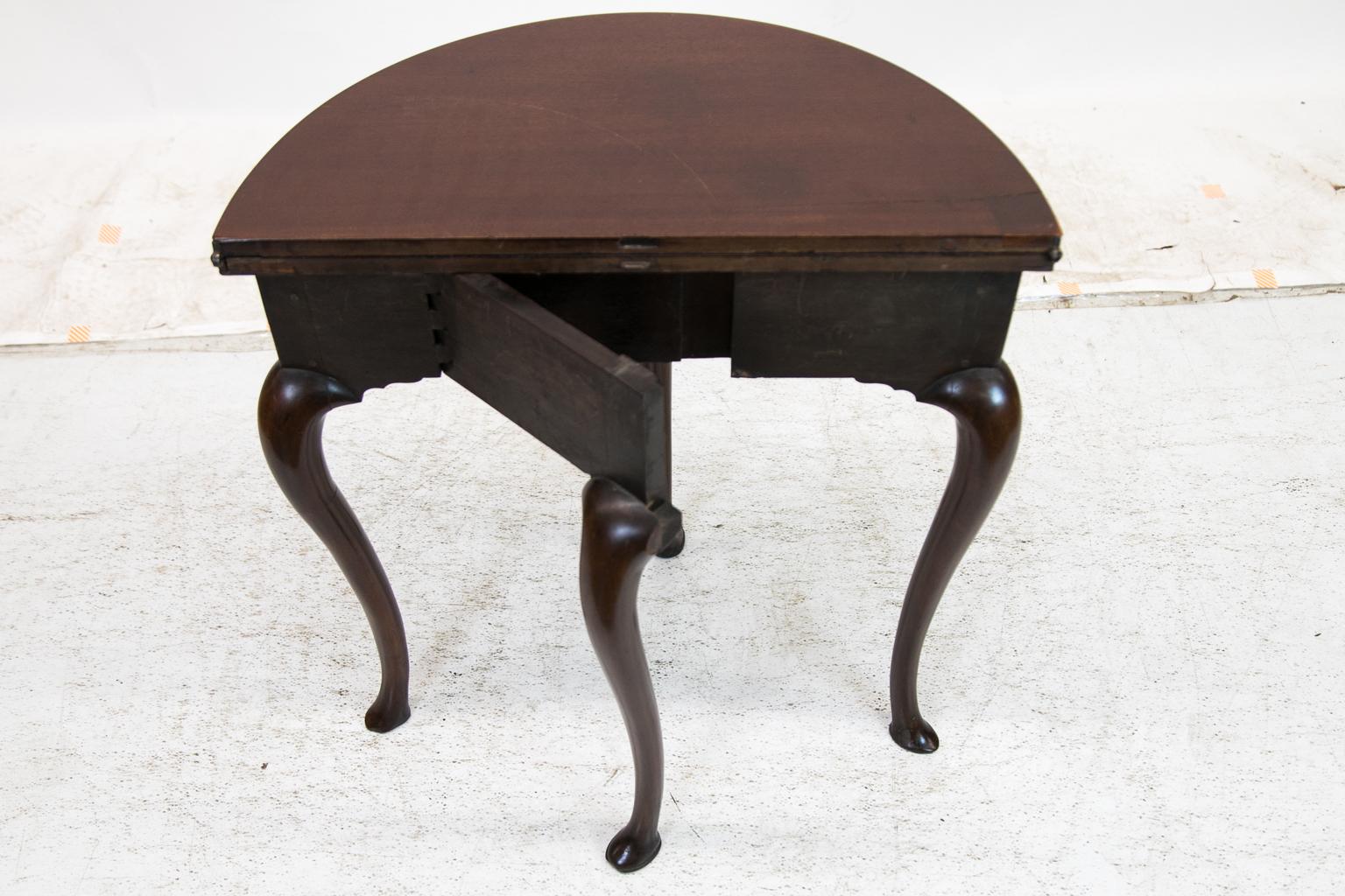 Mid-18th Century Queen Anne Demilune Side Table For Sale