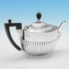 Queen Anne design sterling silver teapot made in 1909 by William Hutton