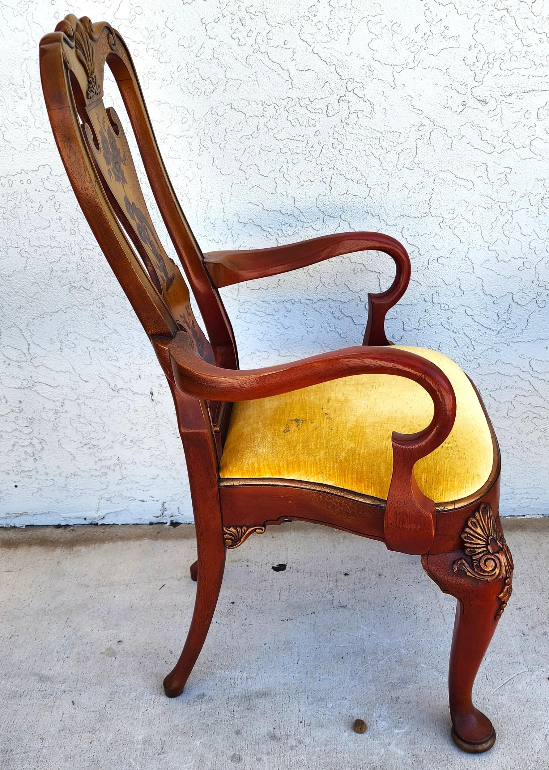 Ensemble de 4 fauteuils de salle à manger Queen Anne peints à la main Bon état - En vente à Lake Worth, FL
