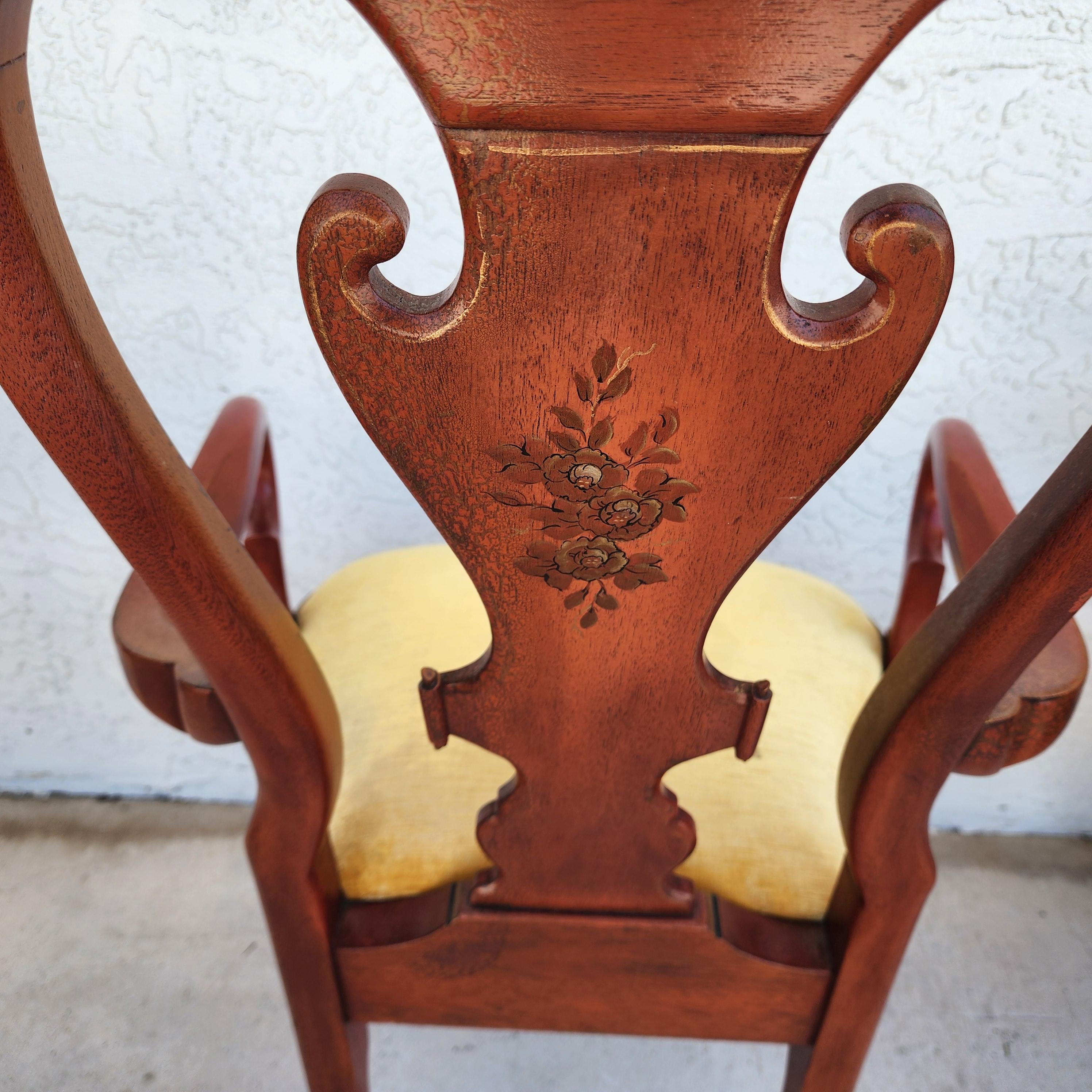 Acajou Ensemble de 4 fauteuils de salle à manger Queen Anne peints à la main en vente