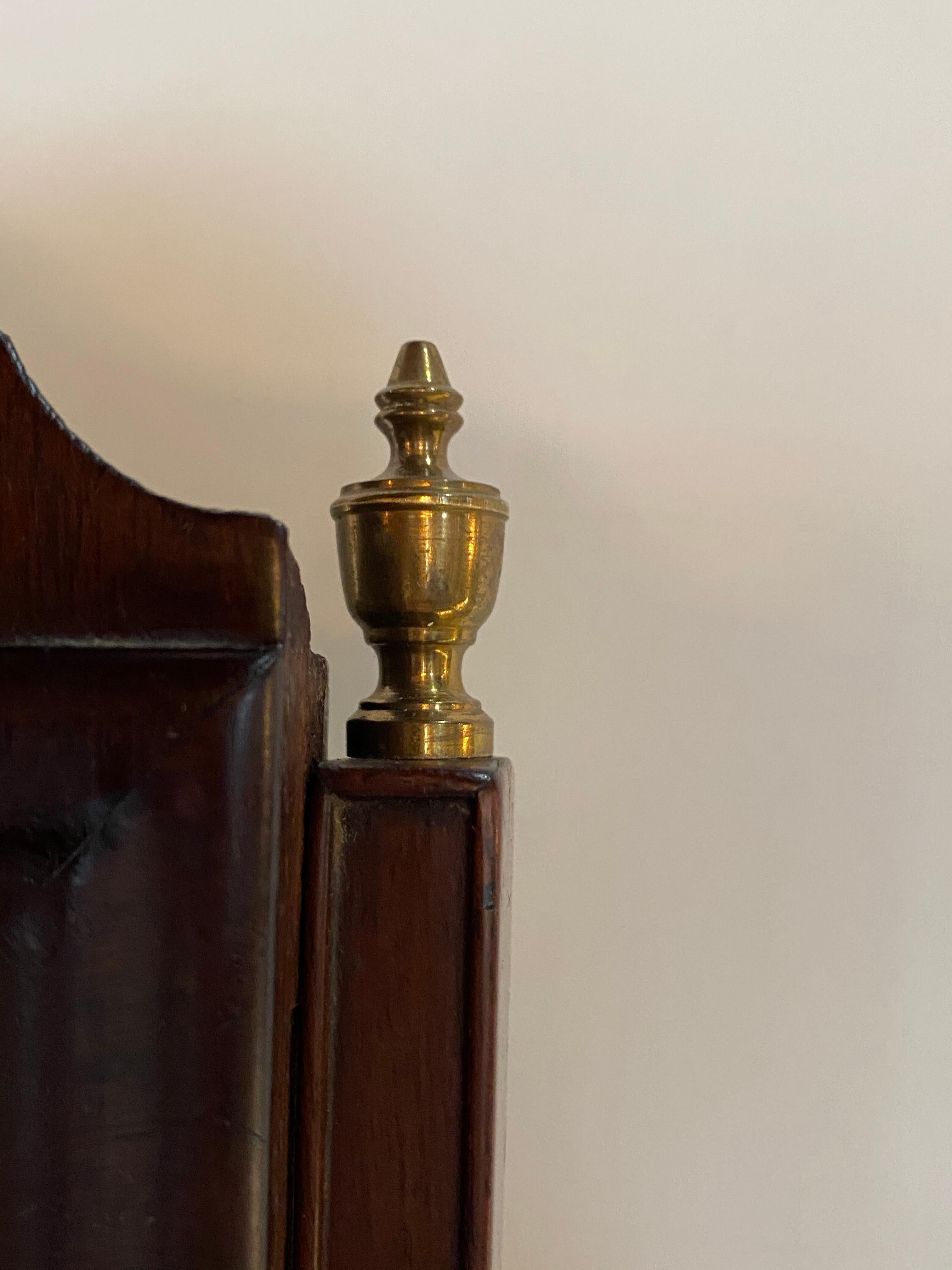Coiffeuse Queen Anne avec miroir pivotant:: anglais:: 18e siècle en vente 3